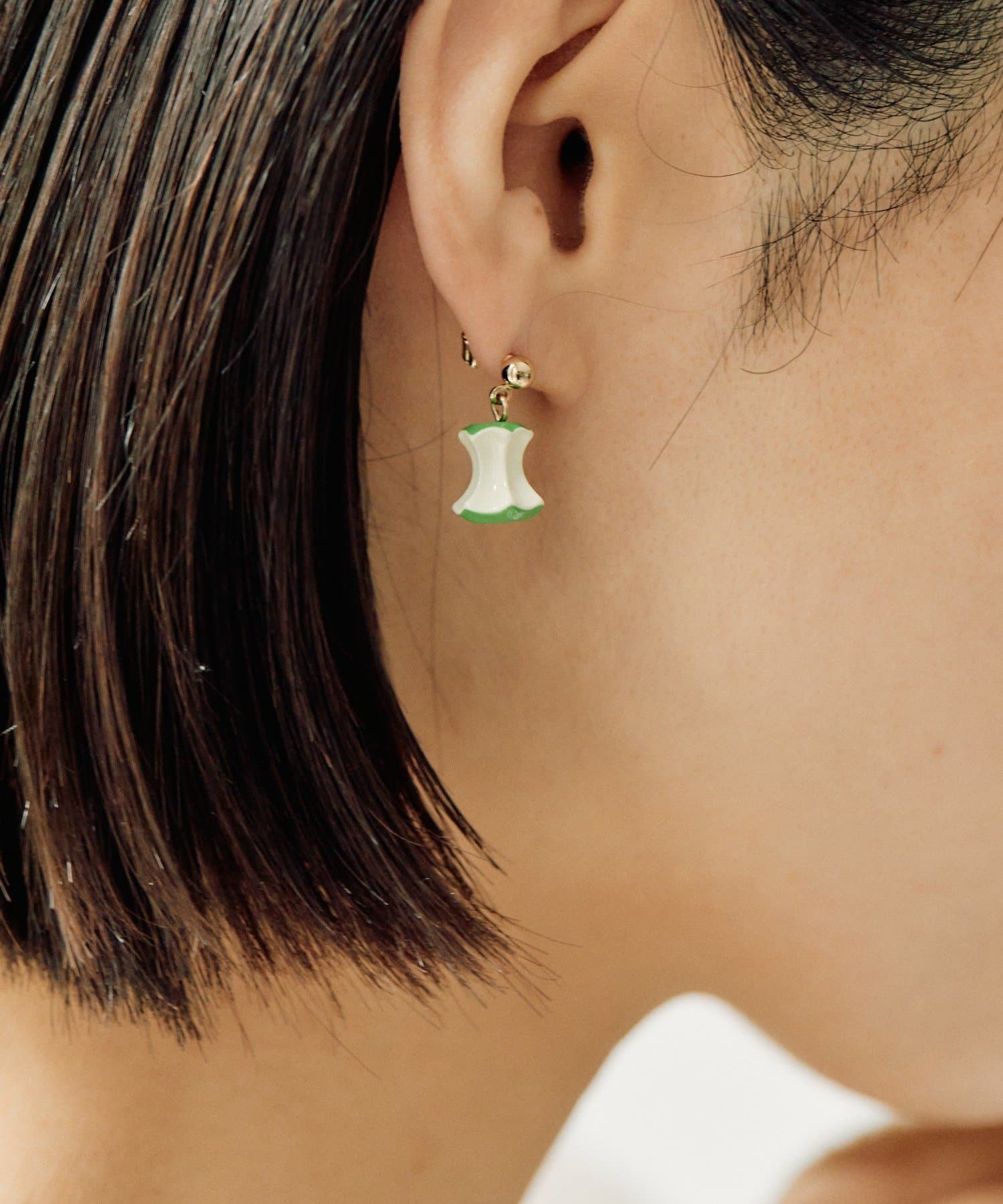 ear PAPILLONNER(イア パピヨネ) 《WEB限定》かじりかけリンゴピアス
