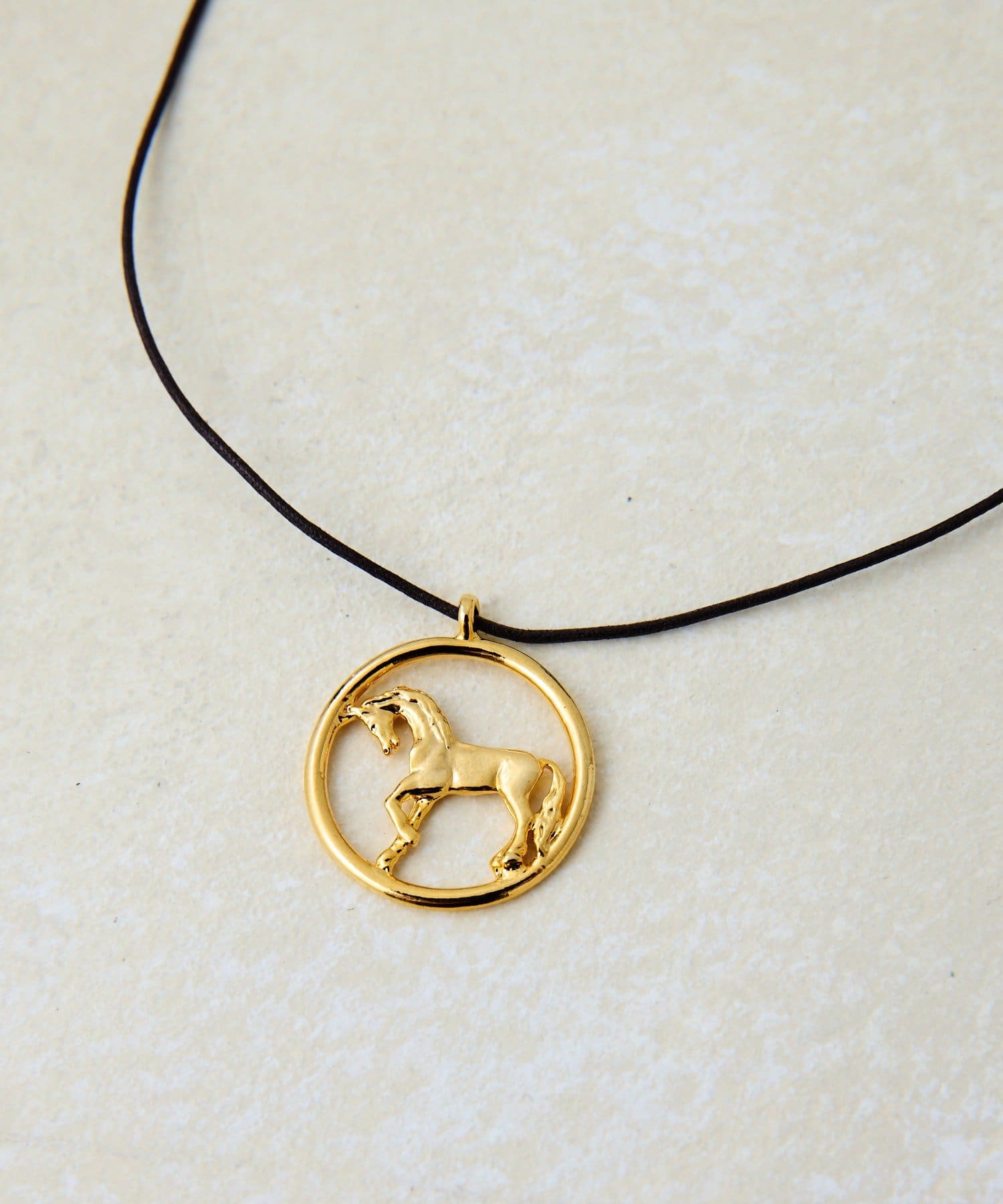 ear PAPILLONNER(イア パピヨネ) ホースエンブレムネックレス