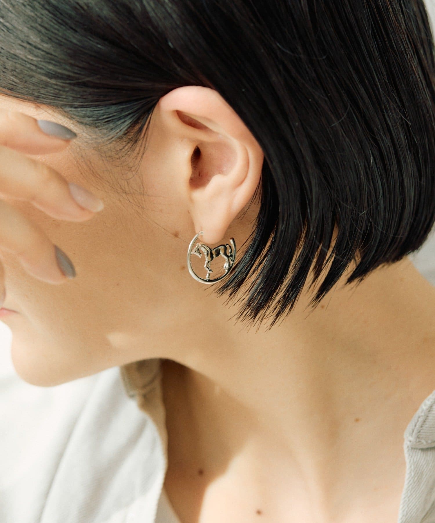 ear PAPILLONNER(イア パピヨネ) ホースエンブレムピアス