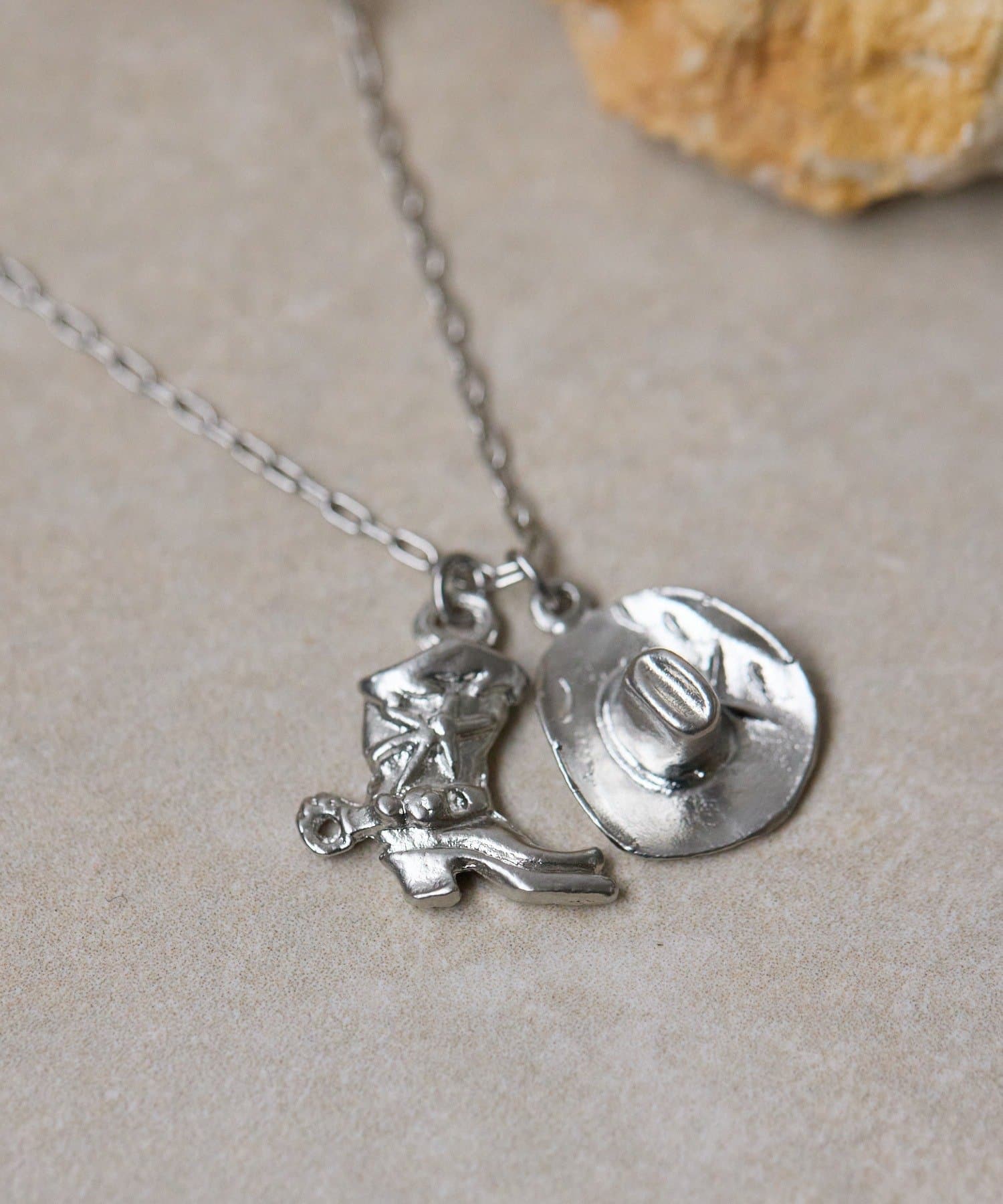 ear PAPILLONNER(イア パピヨネ) 《WEB＆一部店舗限定》ハットコンビネックレス