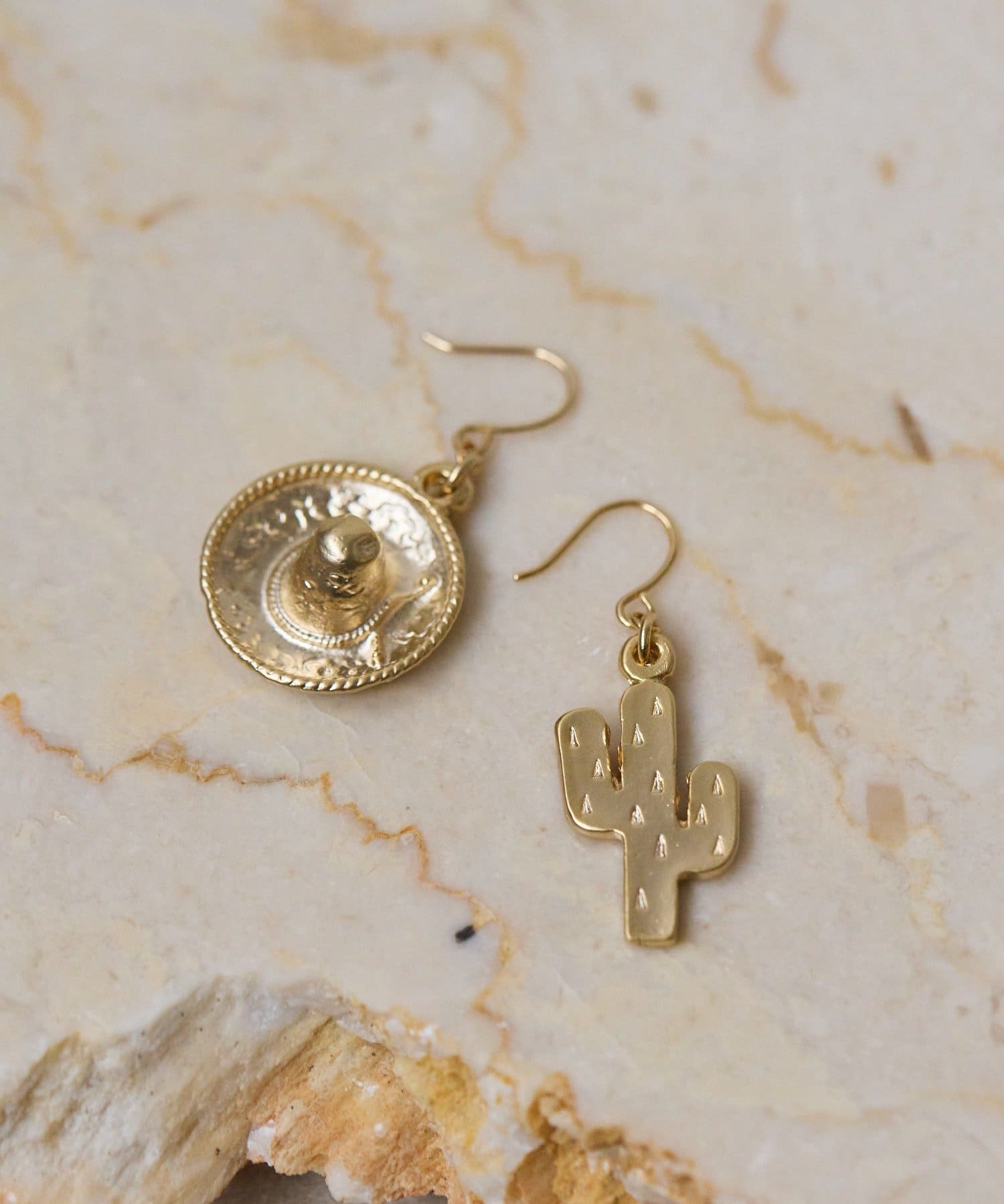 ear PAPILLONNER(イア パピヨネ) 《WEB＆一部店舗限定》ハットコンビピアス