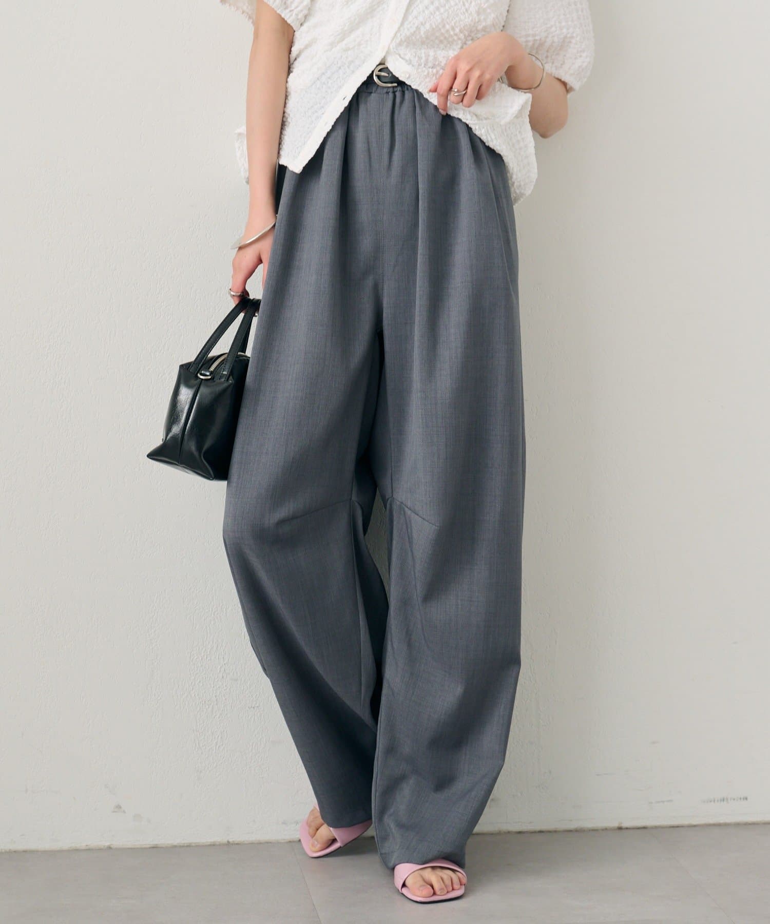 mysticのベルト付きボリュームスラックス