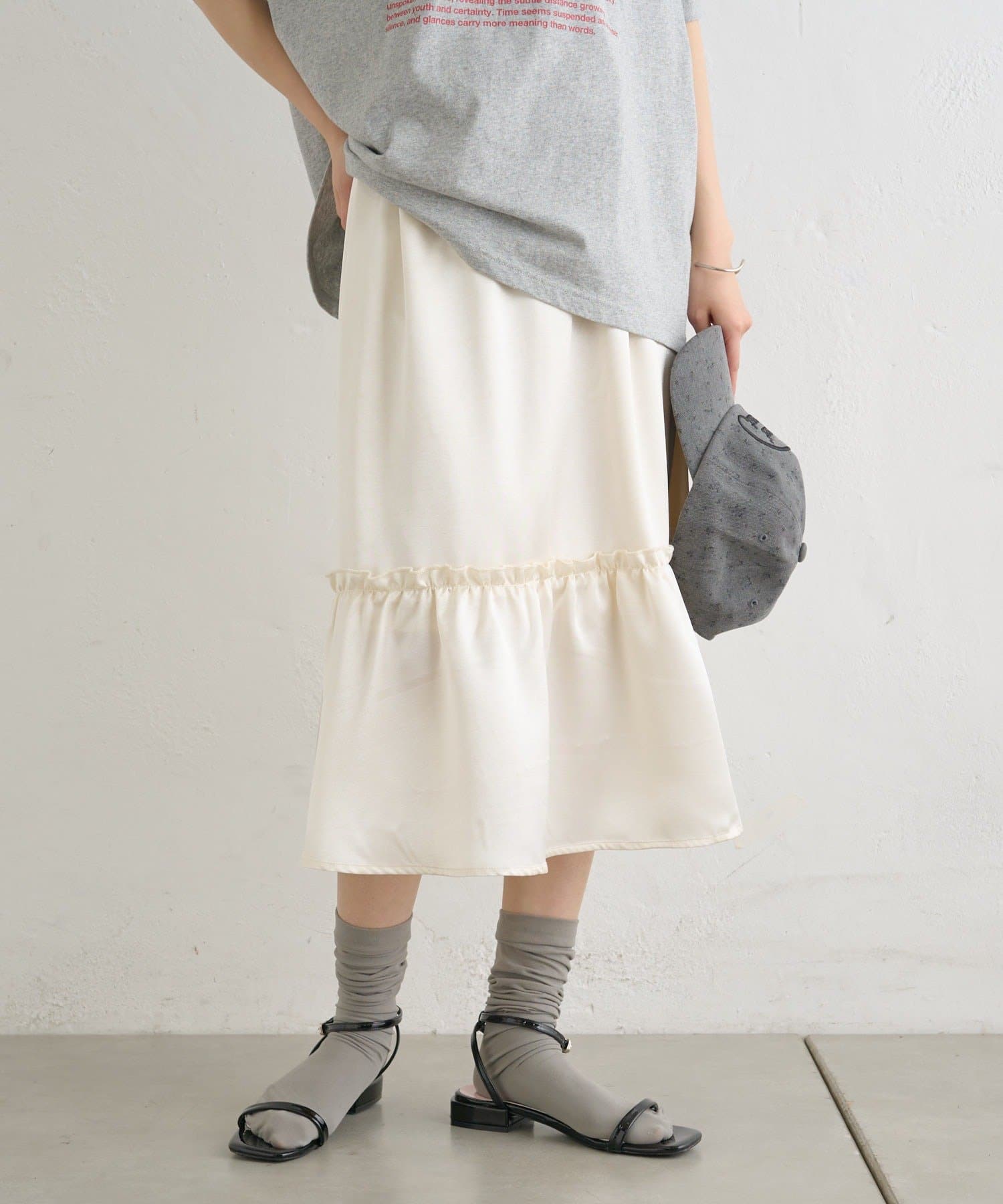 mystic(ミスティック) サテンティアードミドルスカート