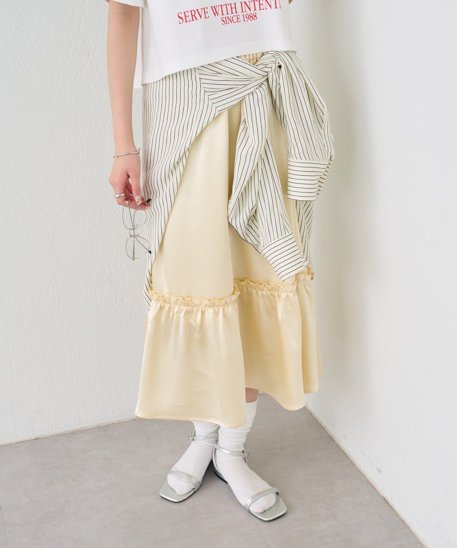 mystic(ミスティック) サテンティアードミドルスカート