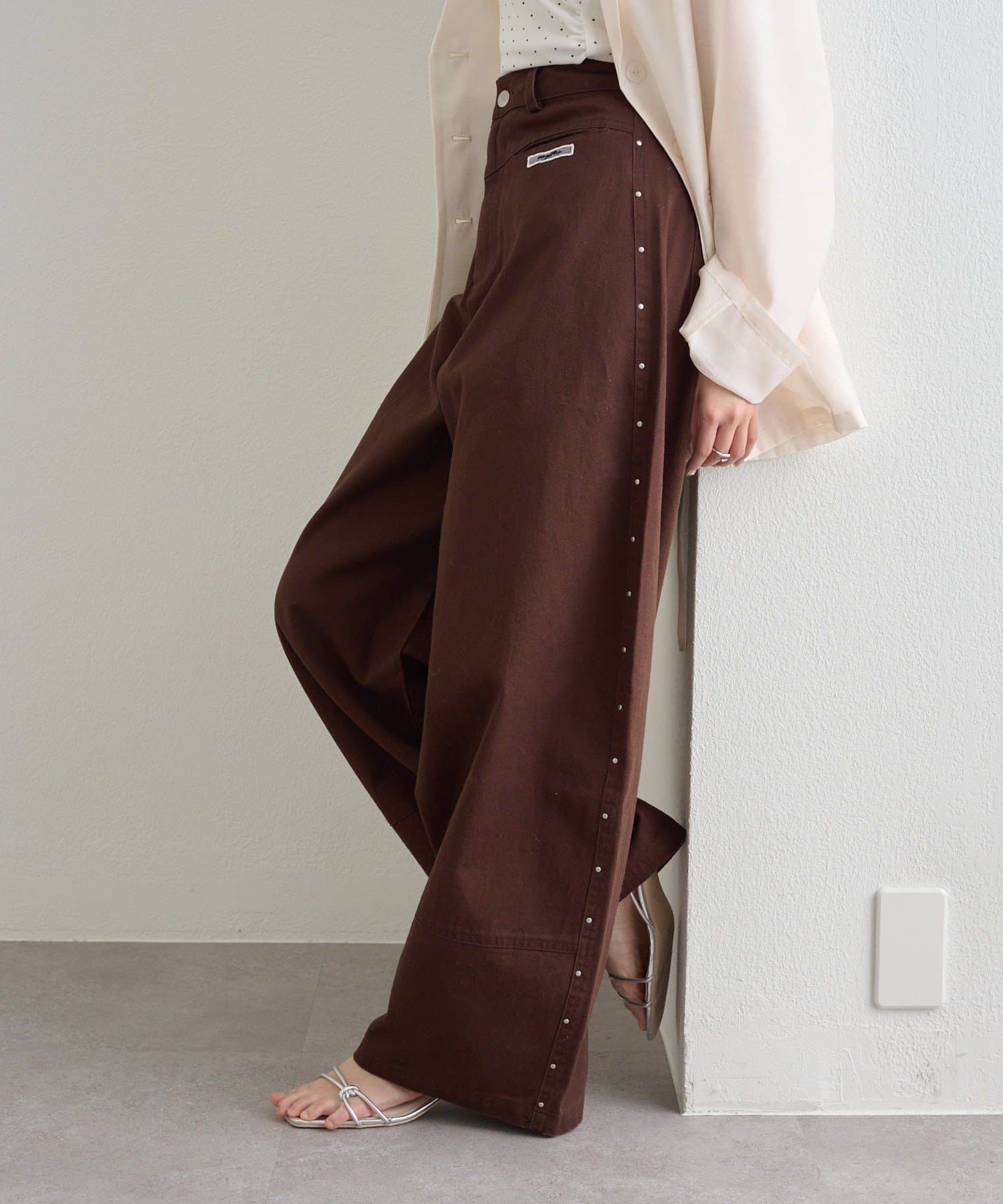 mystic(ミスティック) スタッズツイルパンツ