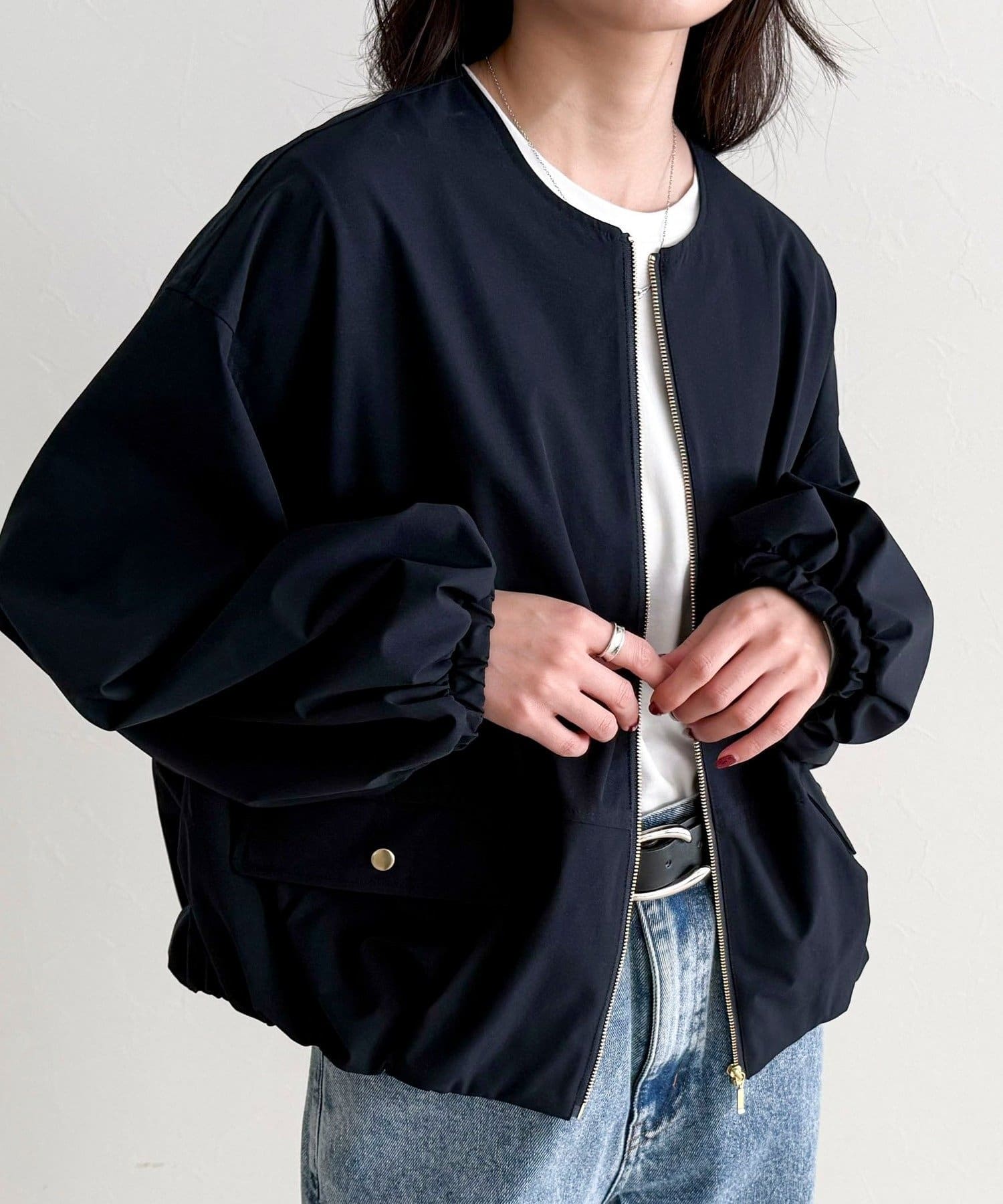 FREDY & GLOSTER(フレディ アンド グロスター) 2WAYノーカラー撥水サーブルクロスブルゾン