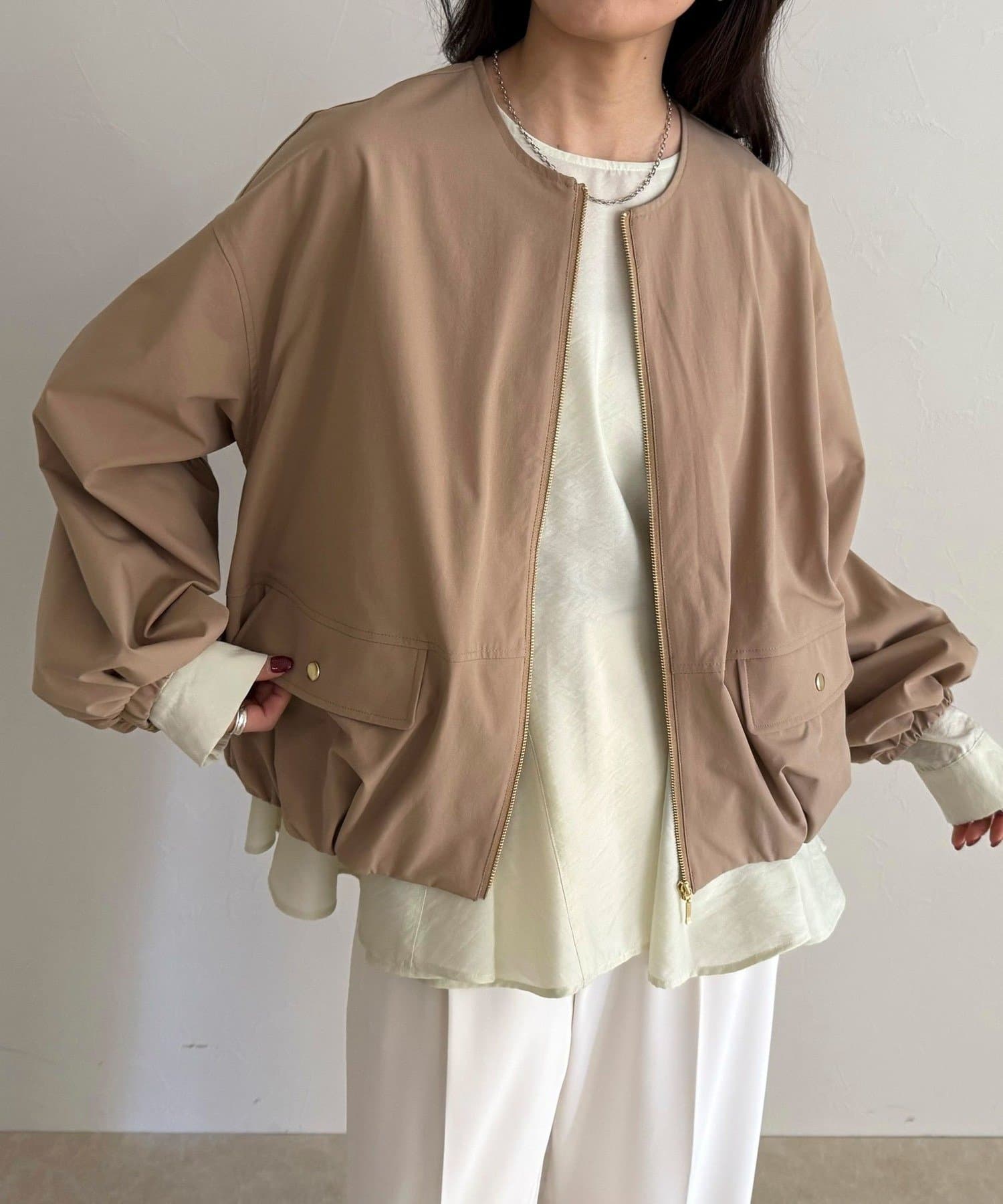 FREDY & GLOSTER(フレディ アンド グロスター) 2WAYノーカラー撥水サーブルクロスブルゾン