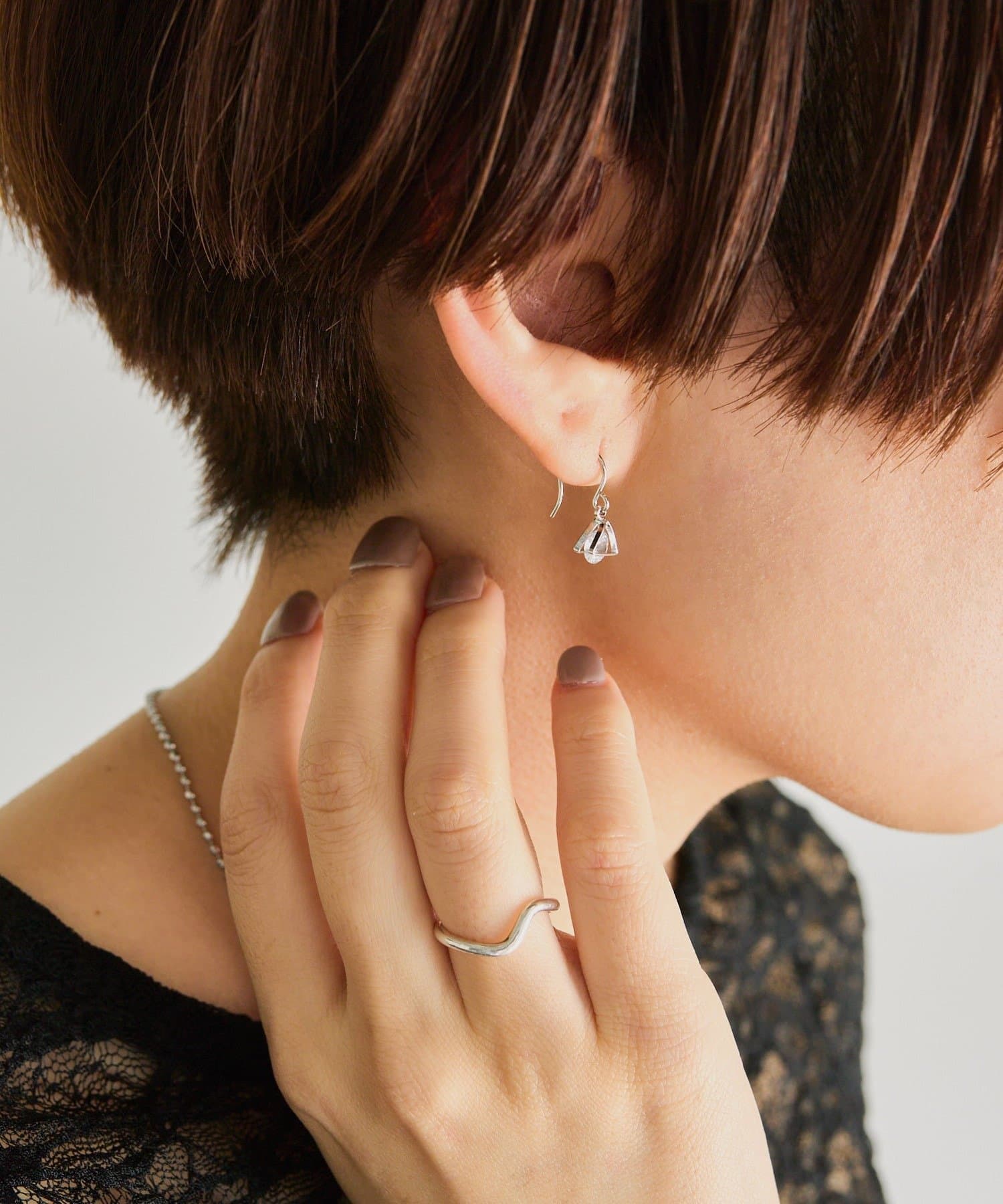 ear PAPILLONNER(イア パピヨネ) 三角×ジルコニアピアス
