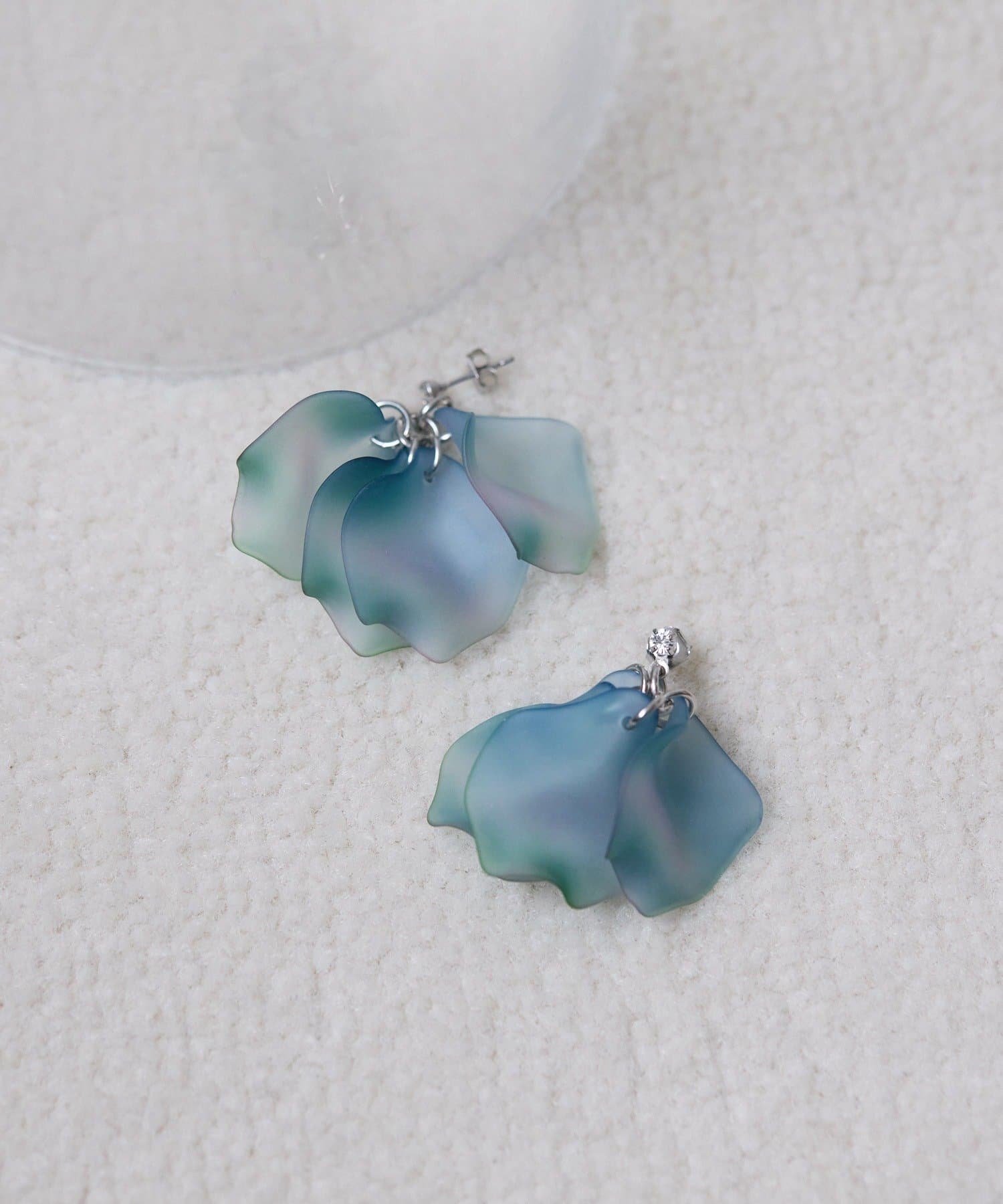 ear PAPILLONNER(イア パピヨネ) グラデフラワーピアス