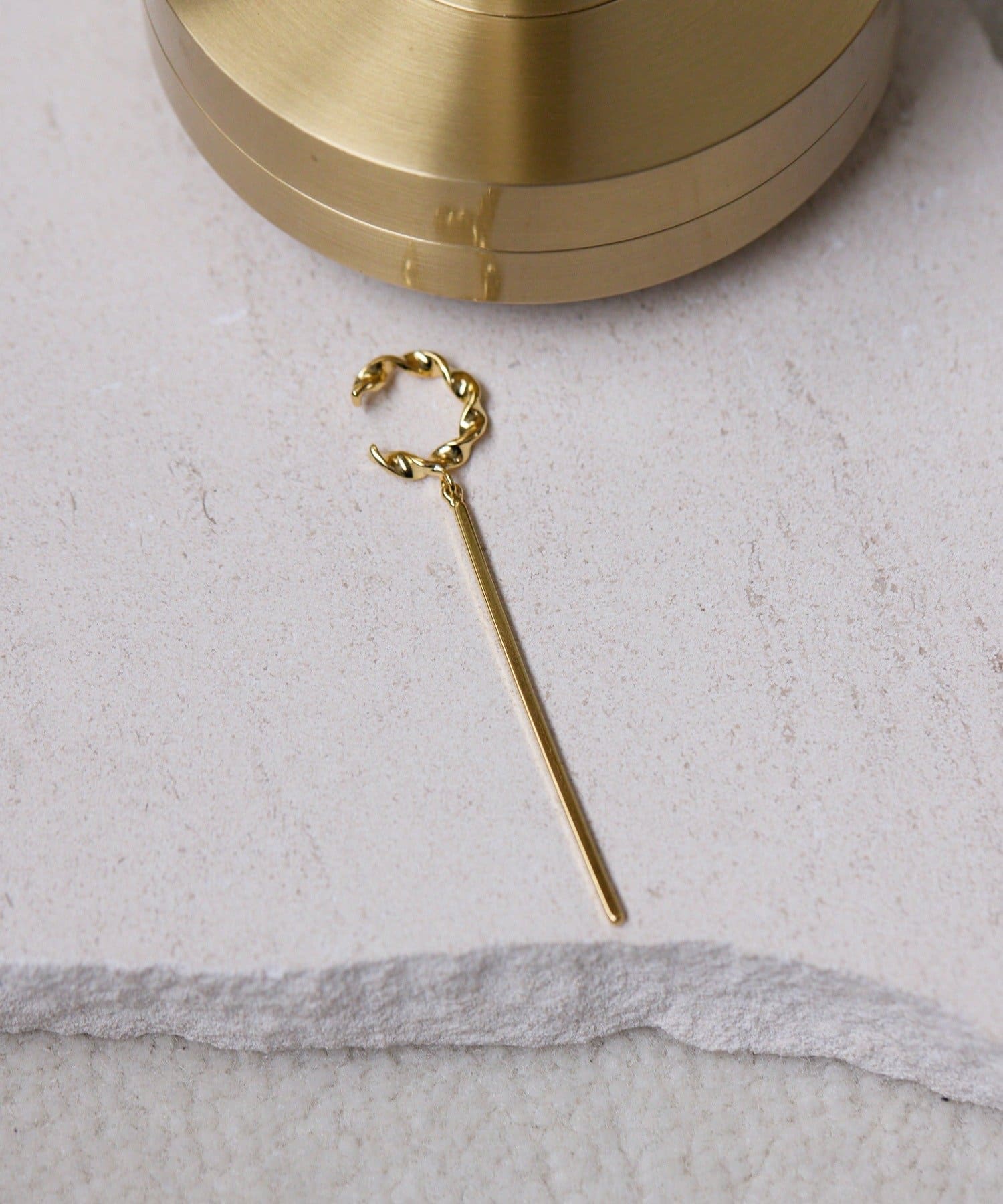 ear PAPILLONNER(イア パピヨネ) バー付きツイストイヤーカフ