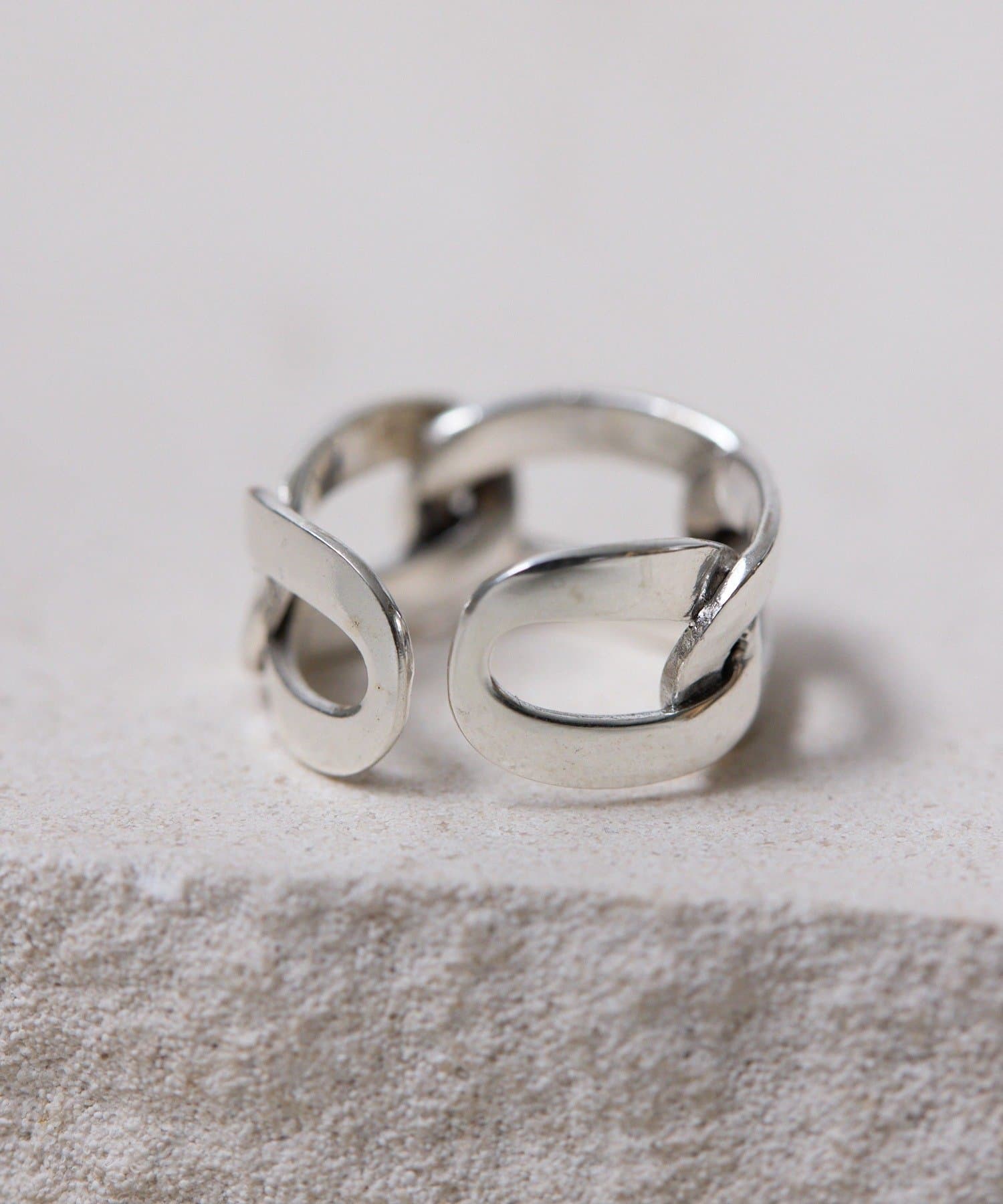 ear PAPILLONNER(イア パピヨネ) 《スターリングシルバー使用》太チェーンスタイルリング