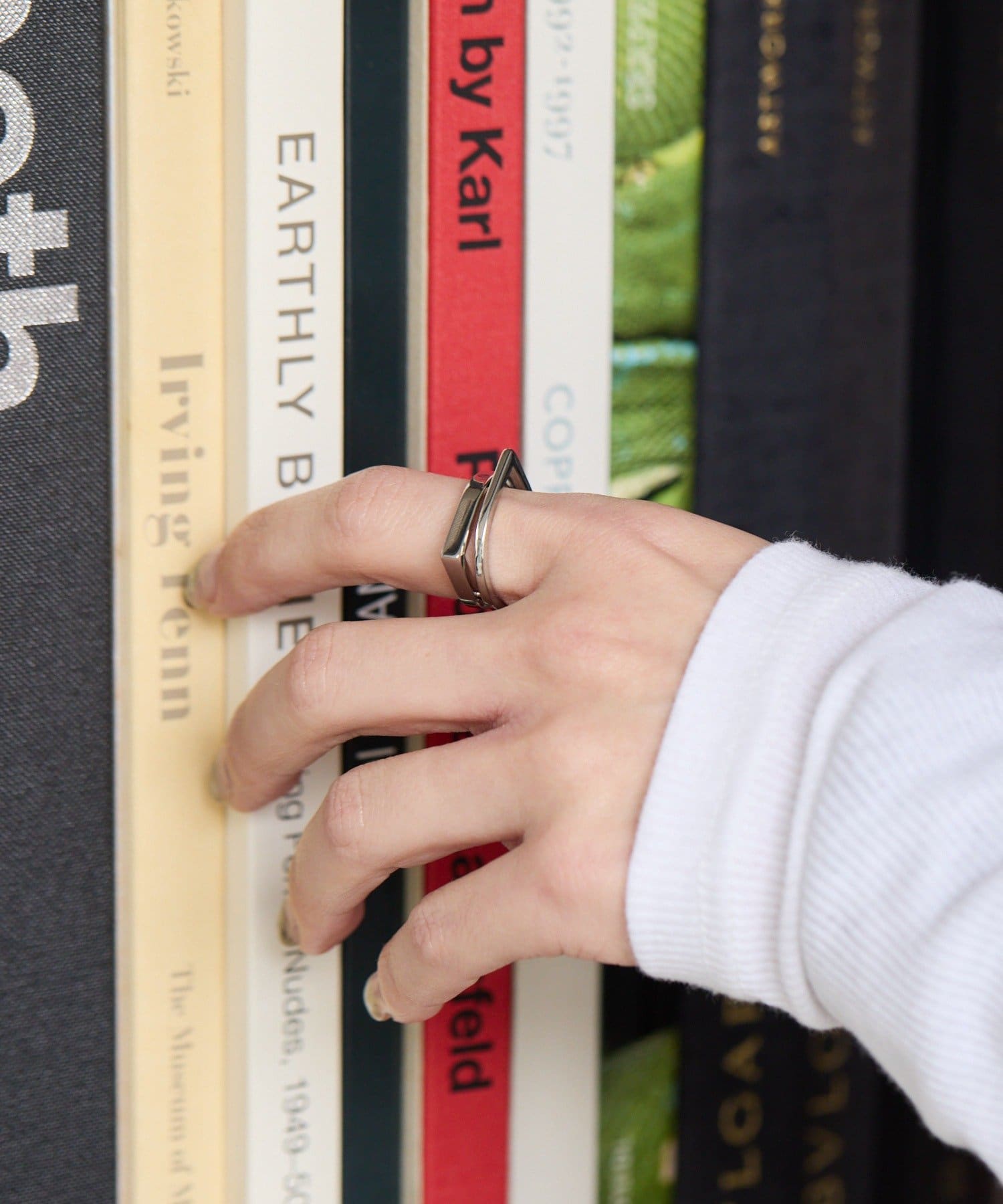 ear PAPILLONNER(イア パピヨネ) 【ouchi企画】《金属アレルギー対応/ステンレス》ハーフリバースリング