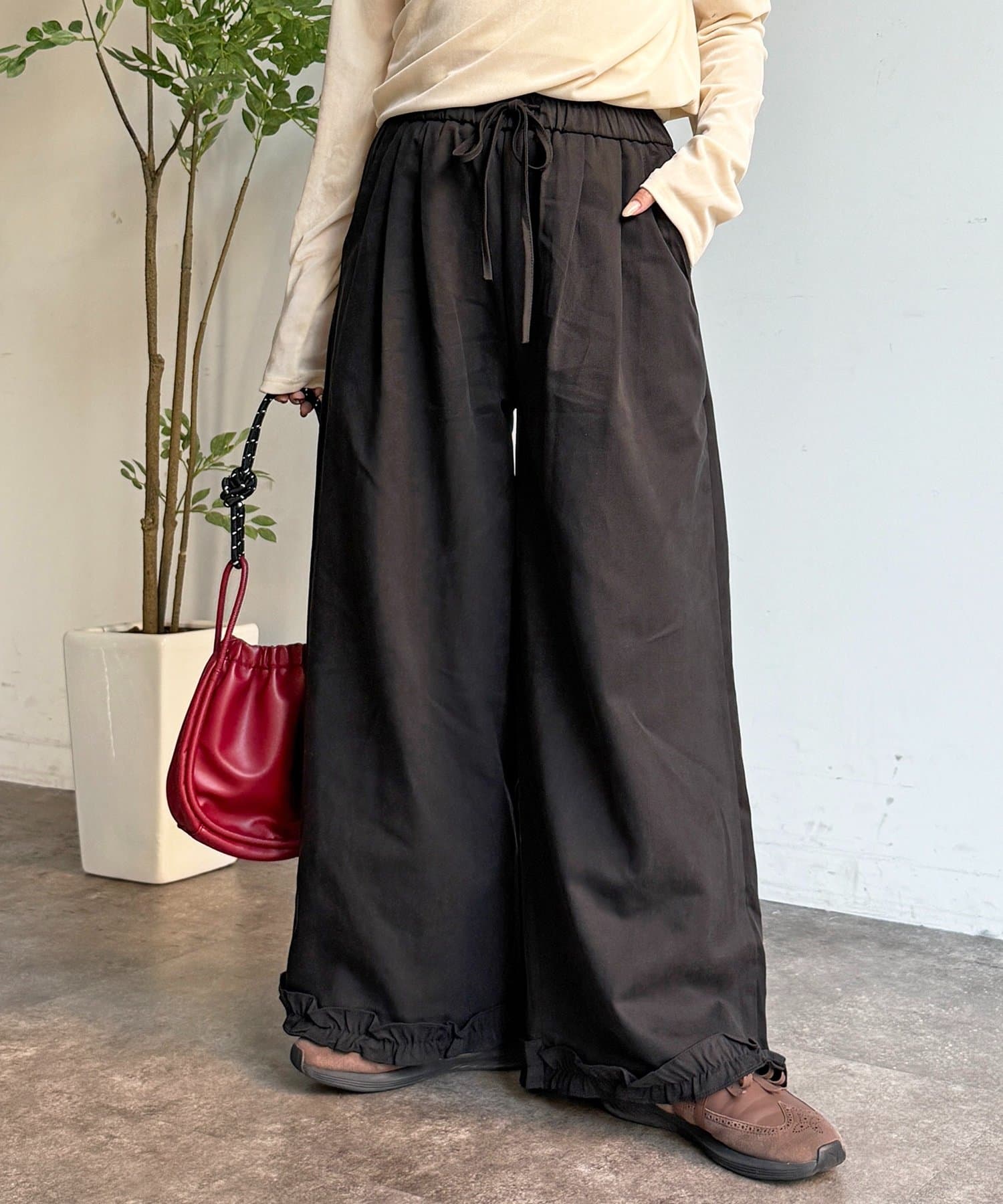 CPCM(シーピーシーエム) 裾フリルイージーパンツ