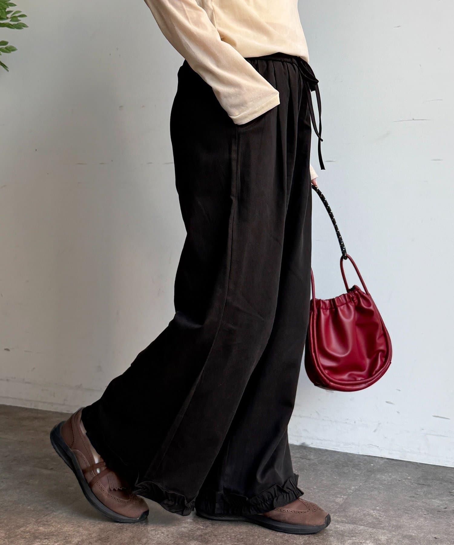 CPCM(シーピーシーエム) 裾フリルイージーパンツ