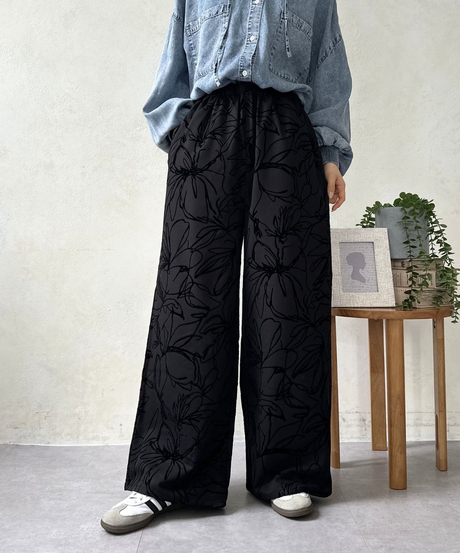 LOCUST(ローカスト) 【高見え】花柄フロッキーパンツ