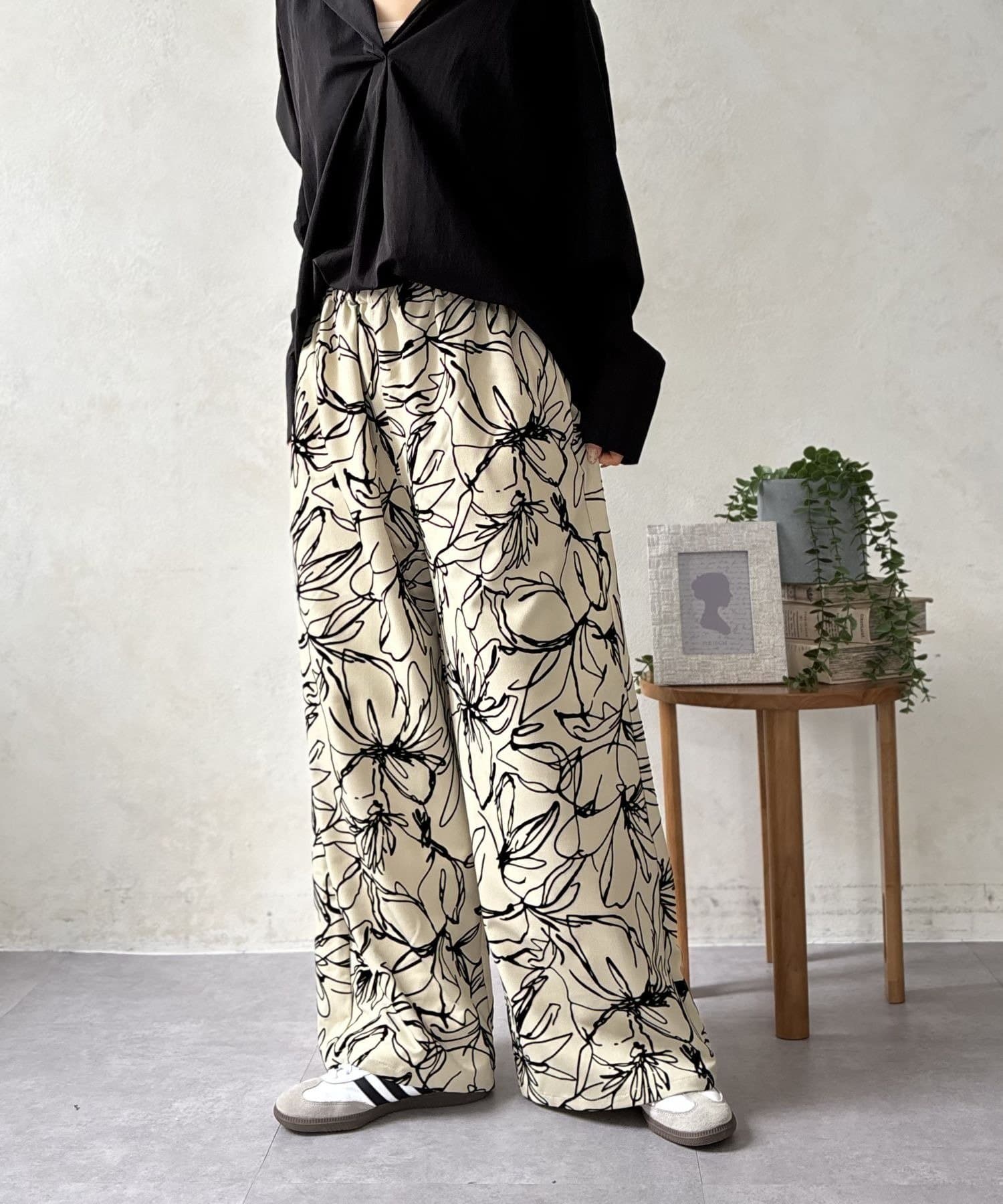 LOCUST(ローカスト) 【高見え】花柄フロッキーパンツ