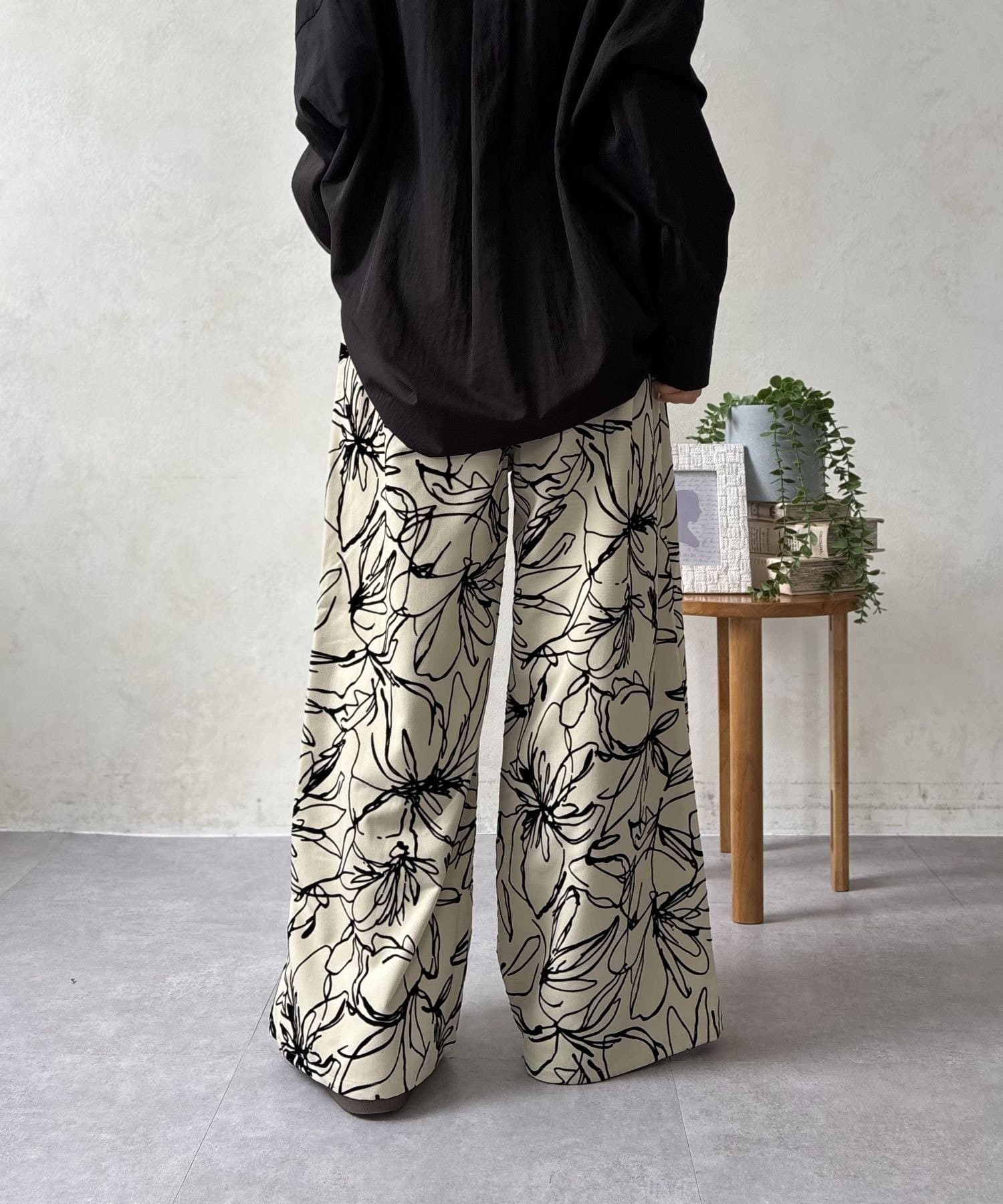 LOCUST(ローカスト) 【高見え】花柄フロッキーパンツ