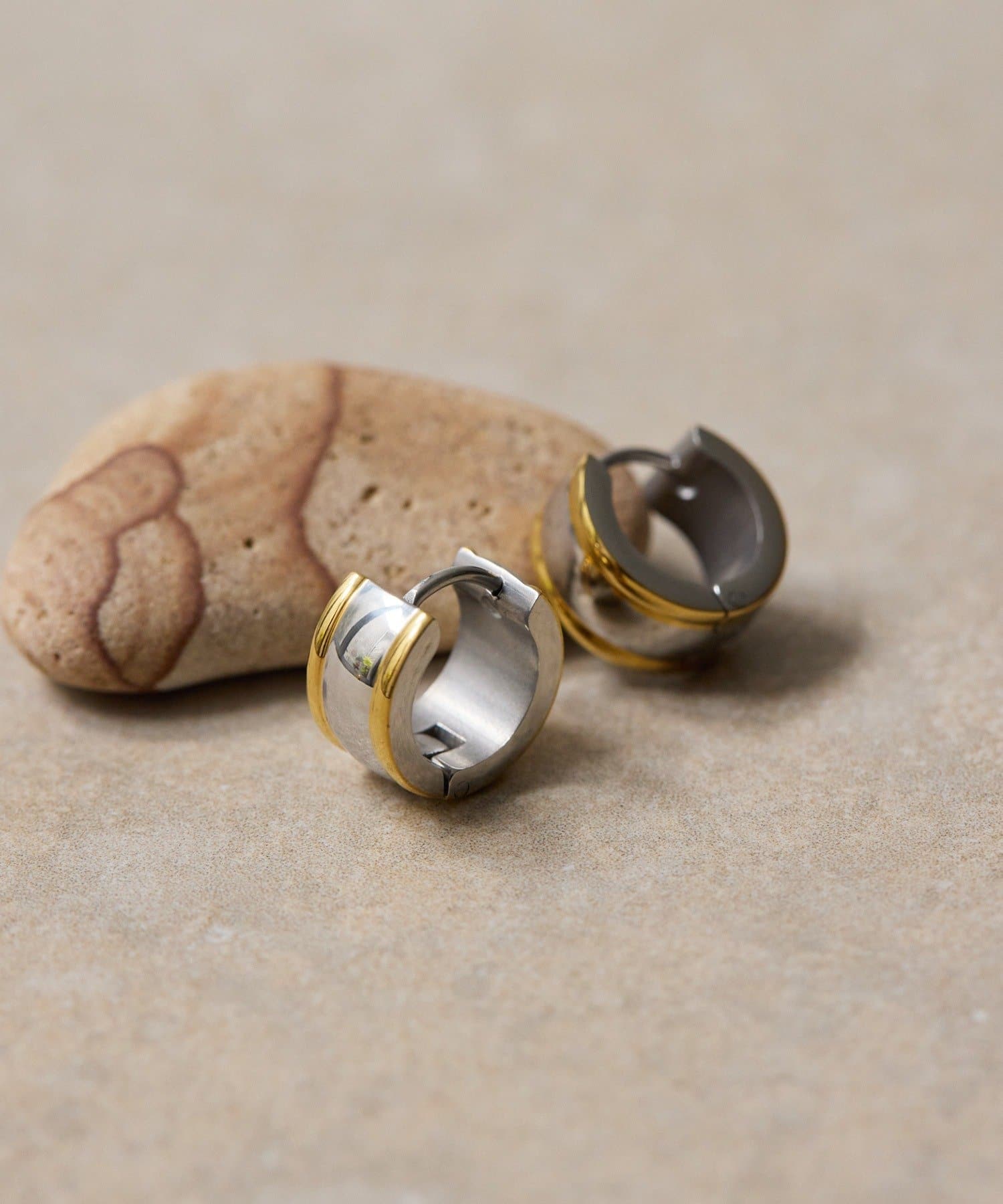 ear PAPILLONNER(イア パピヨネ) 《金属アレルギー対応/ステンレス》バイカラーエッジラインピアス