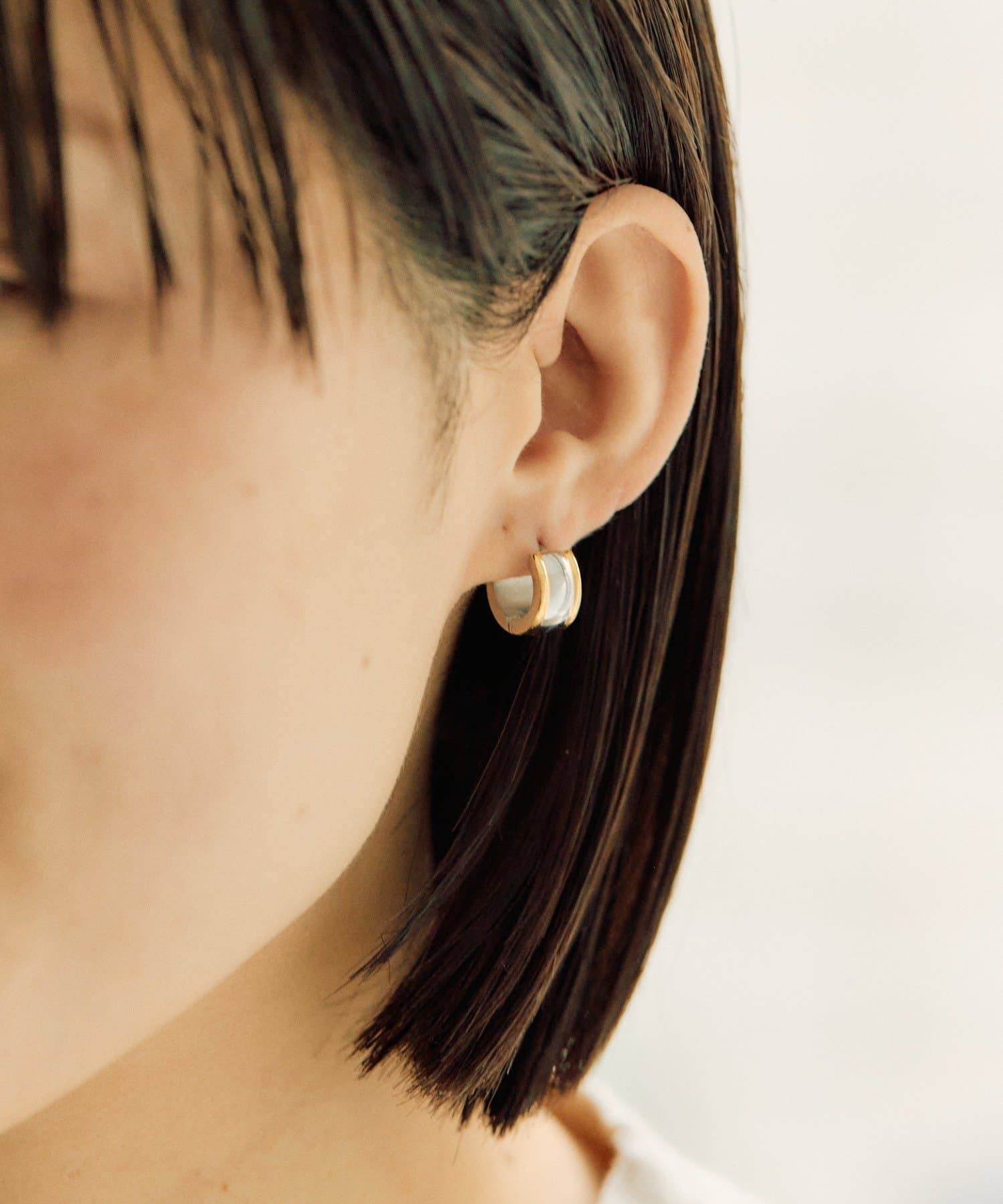 ear PAPILLONNER(イア パピヨネ) 《金属アレルギー対応/ステンレス》バイカラーエッジラインピアス