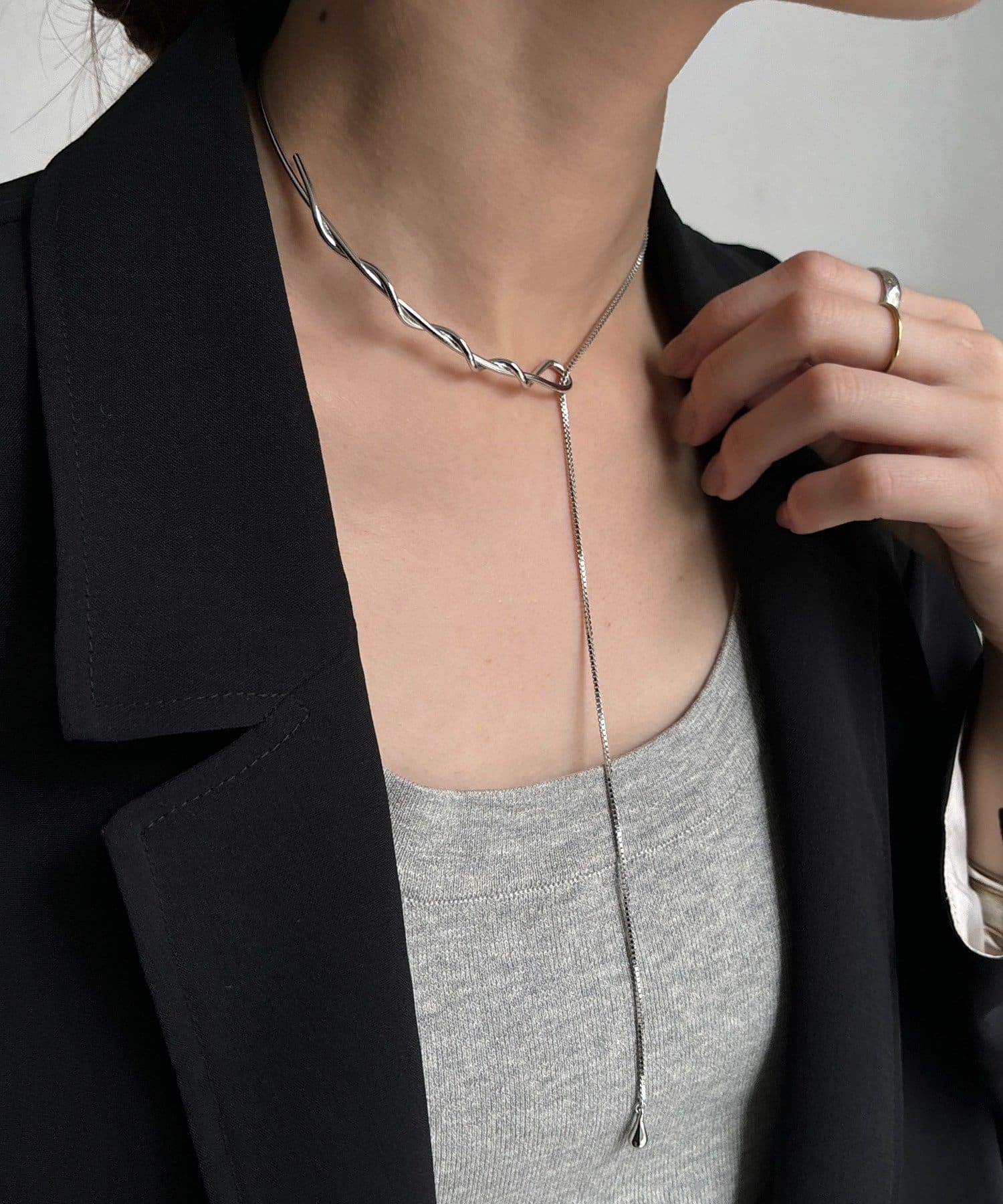 DOUDOU(ドゥドゥ) ウエーブバーチョーカーネックレス