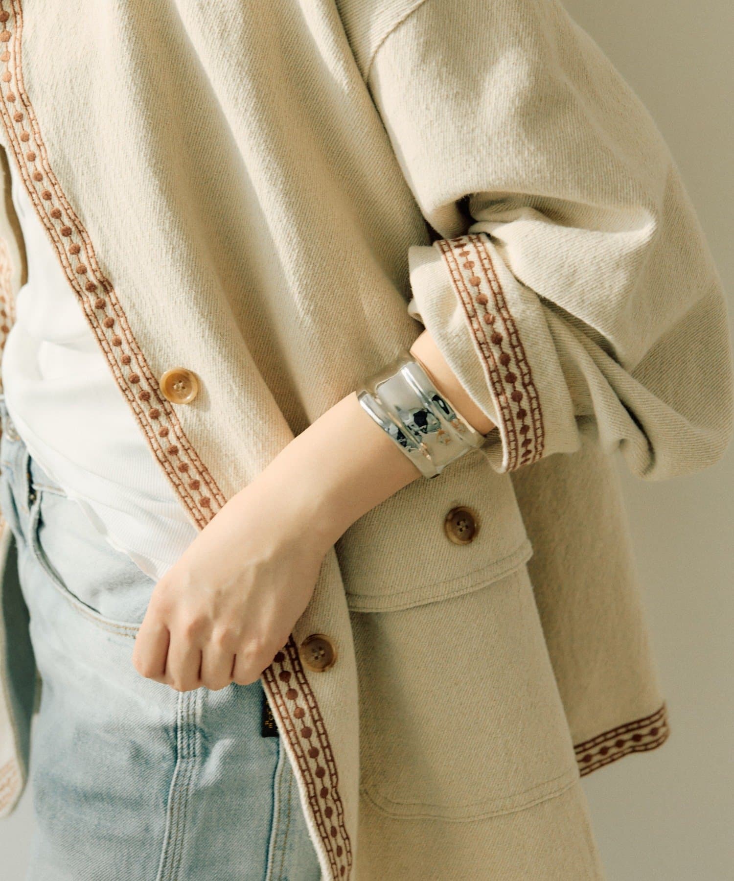 ear PAPILLONNER(イア パピヨネ) 幅広メタルバングル