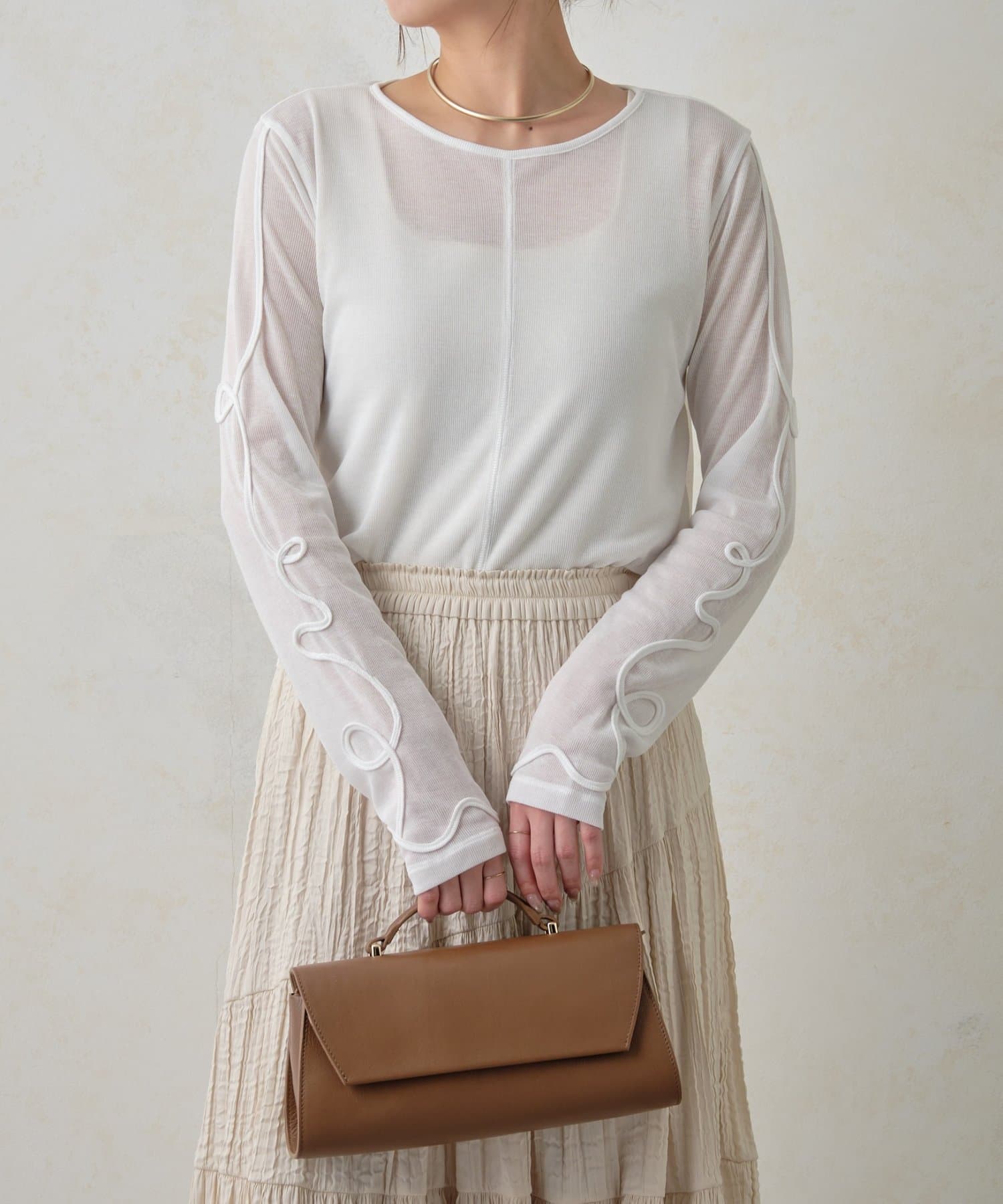 Jena　espace merveilleux(ジェナ　エスパスメルヴェイユ) 袖コード刺繍カットソー