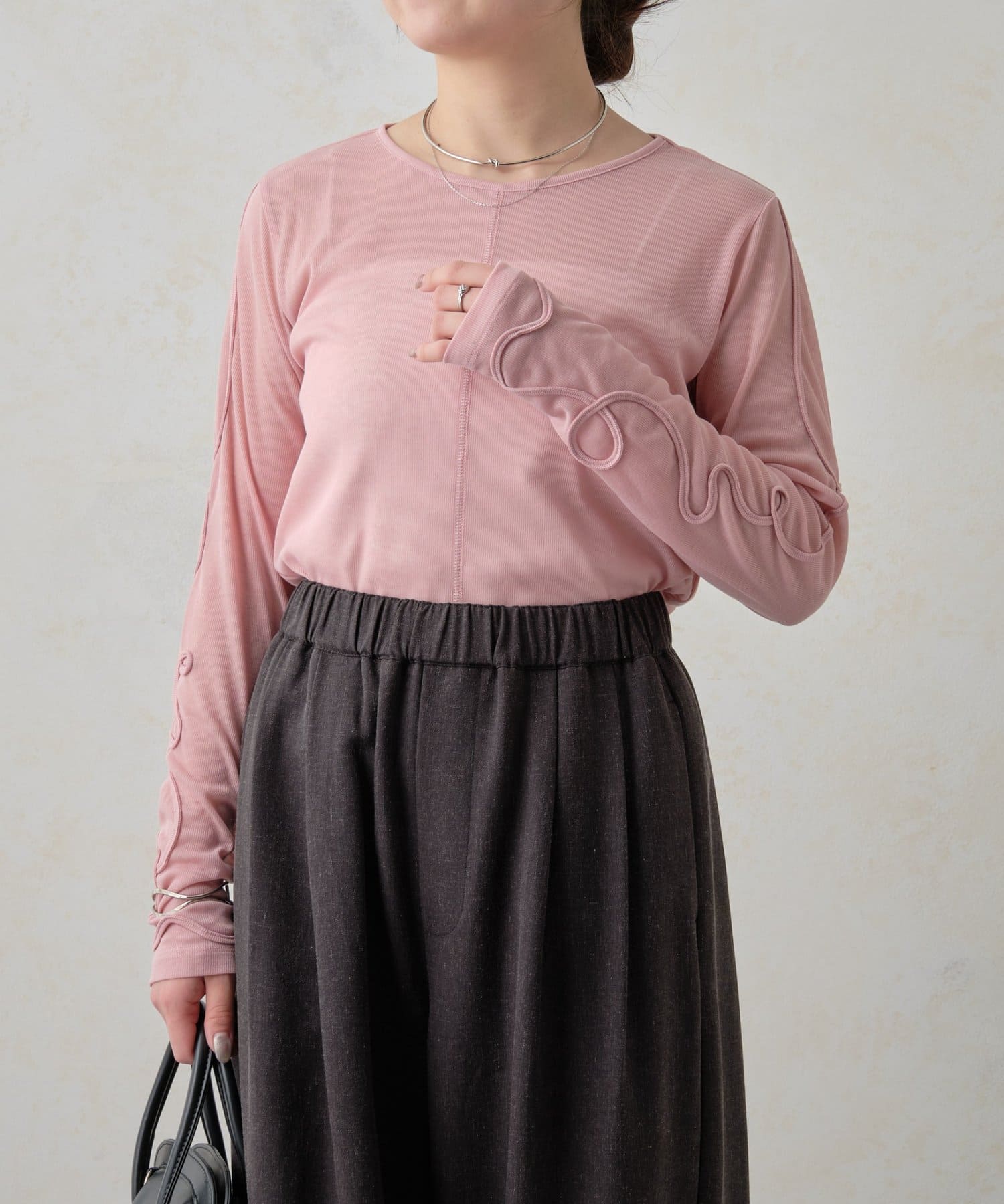 Jena　espace merveilleux(ジェナ　エスパスメルヴェイユ) 袖コード刺繍カットソー