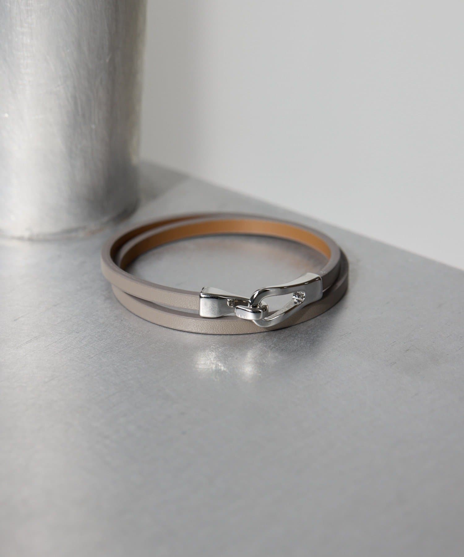 ear PAPILLONNER(イア パピヨネ) 2連シンプルフックブレスレット