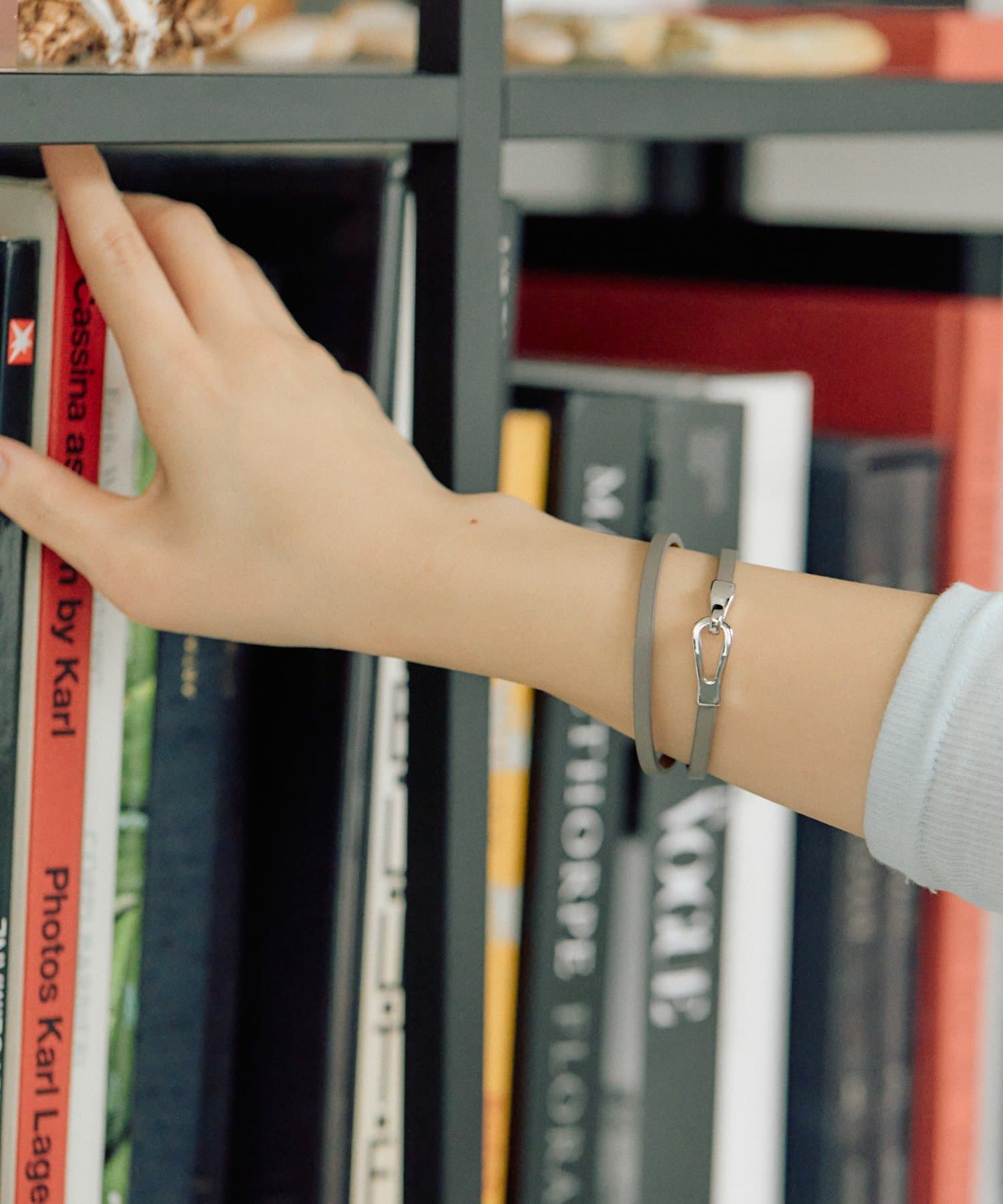 ear PAPILLONNER(イア パピヨネ) 2連シンプルフックブレスレット