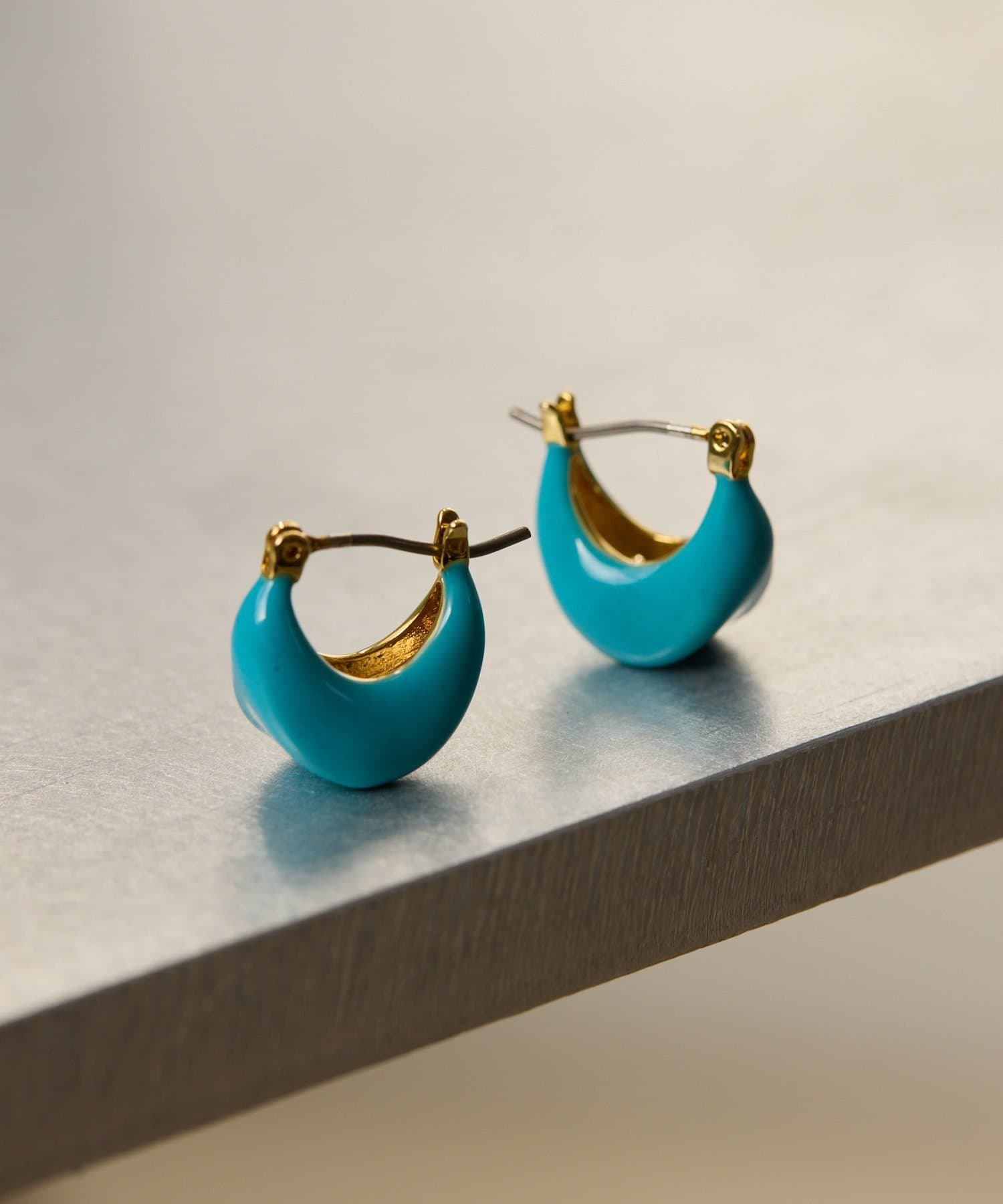 ear PAPILLONNER(イア パピヨネ) アクセントカラーピアス