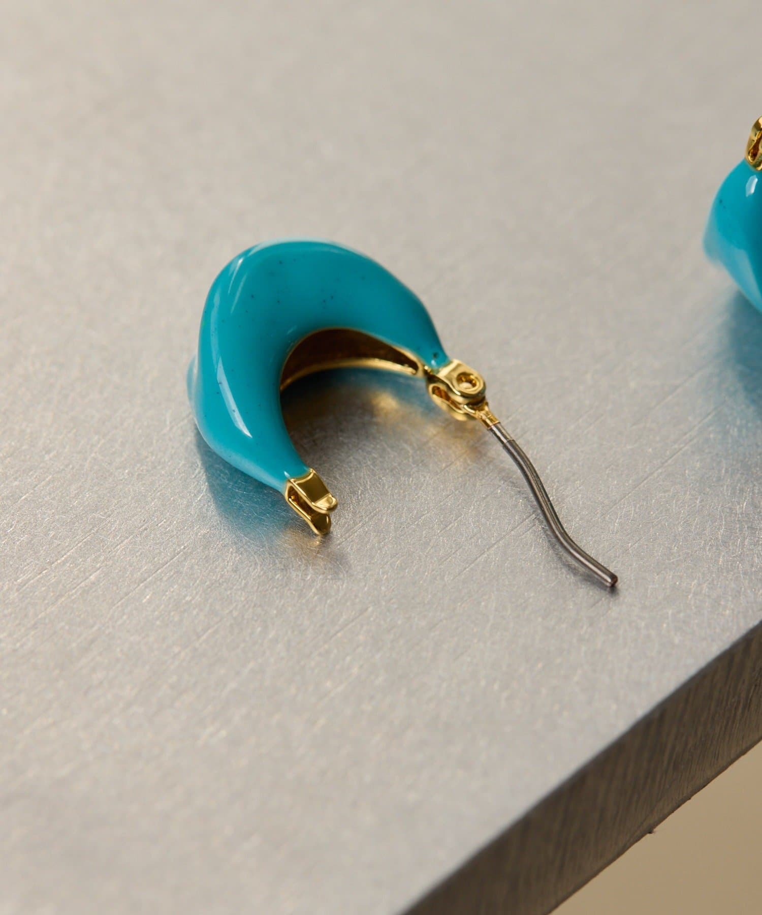 ear PAPILLONNER(イア パピヨネ) アクセントカラーピアス