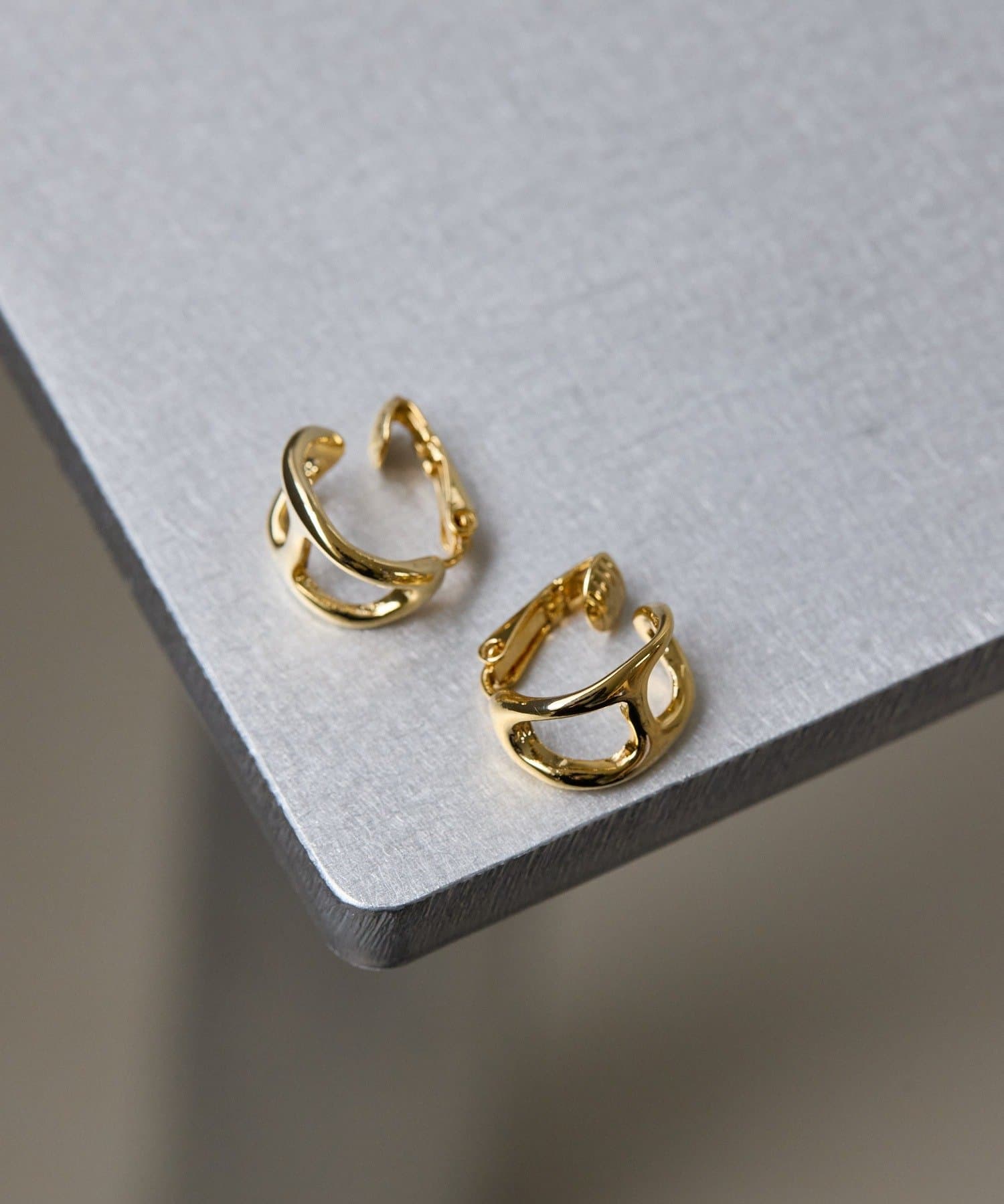 ear PAPILLONNER(イア パピヨネ) クリップフープイヤリング