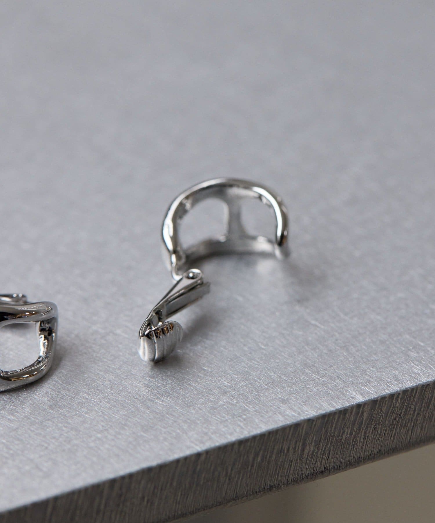 ear PAPILLONNER(イア パピヨネ) クリップフープイヤリング