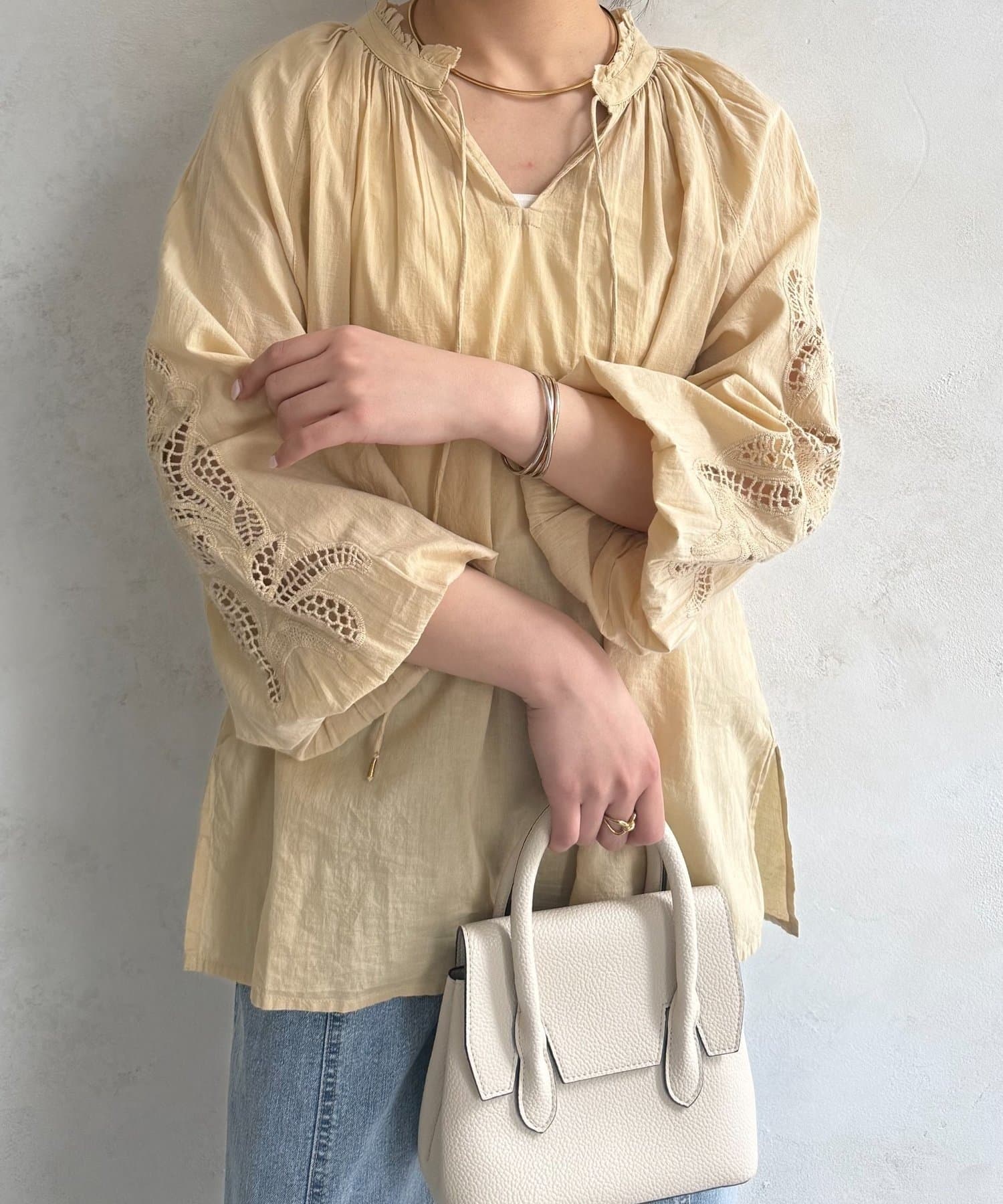 Jena　espace merveilleux(ジェナ　エスパスメルヴェイユ) 袖レース刺繍ブラウス