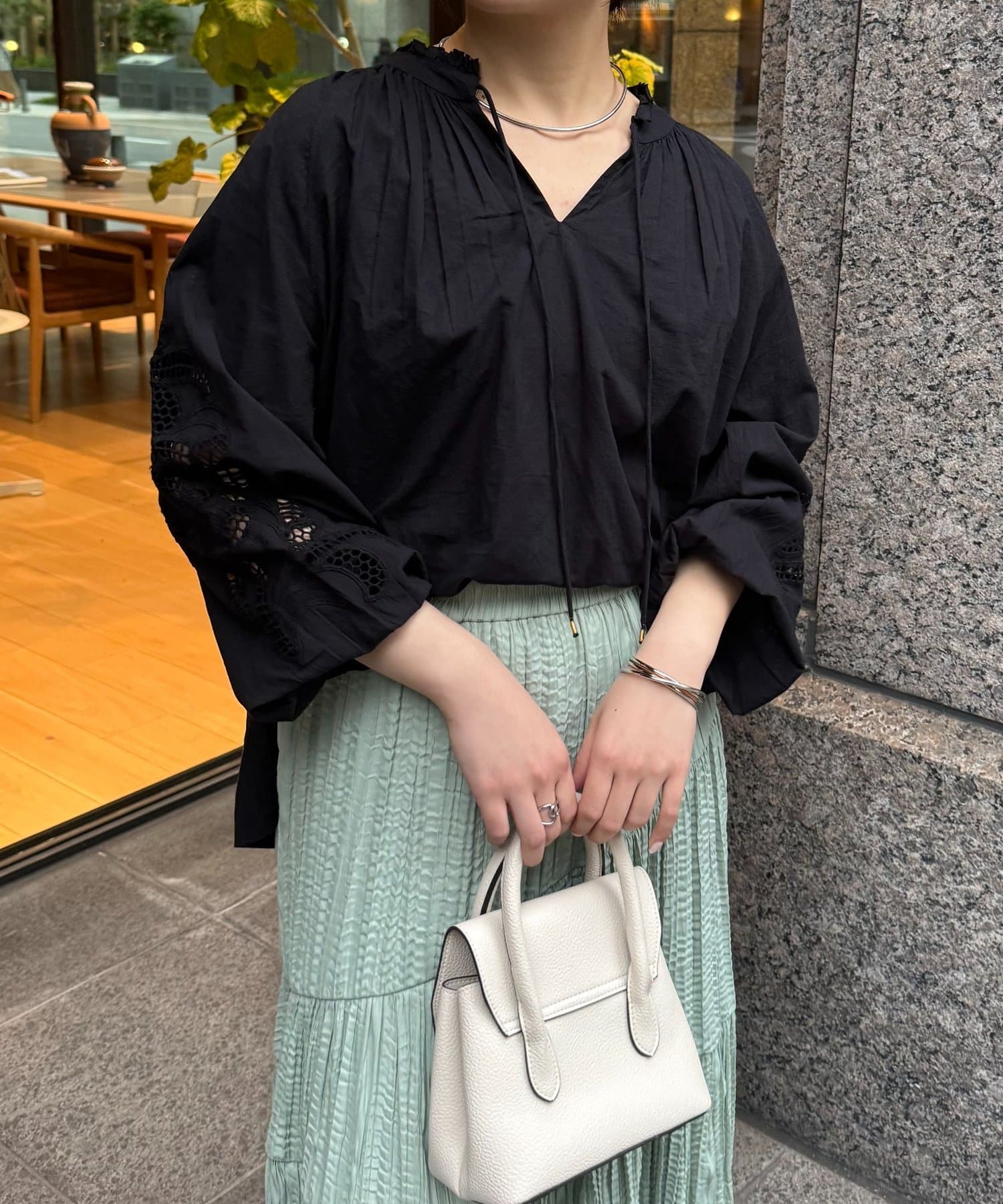 Jena　espace merveilleux(ジェナ　エスパスメルヴェイユ) 袖レース刺繍ブラウス