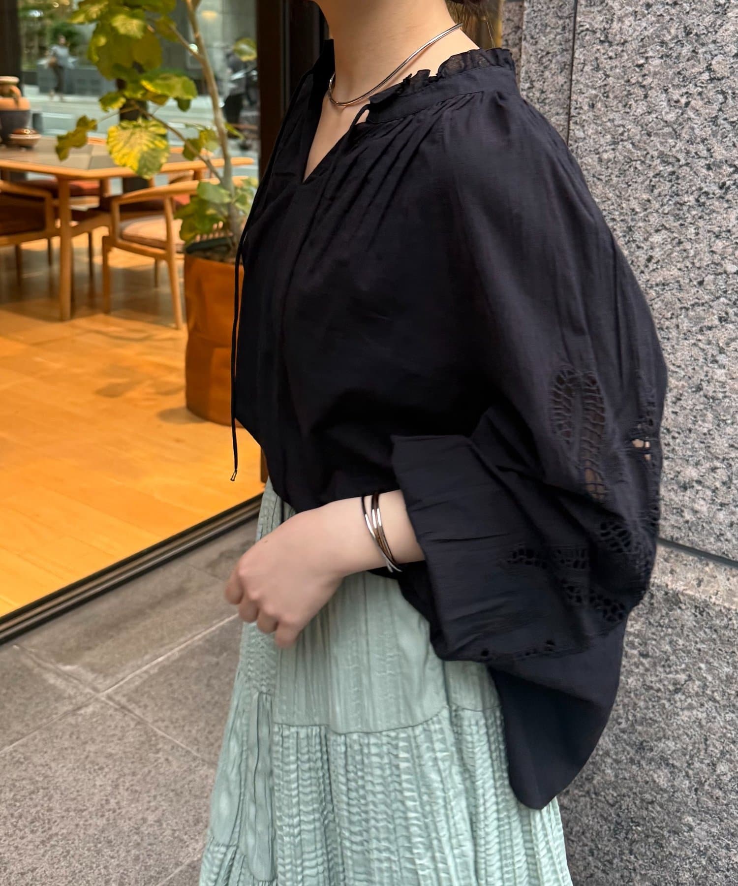 Jena　espace merveilleux(ジェナ　エスパスメルヴェイユ) 袖レース刺繍ブラウス