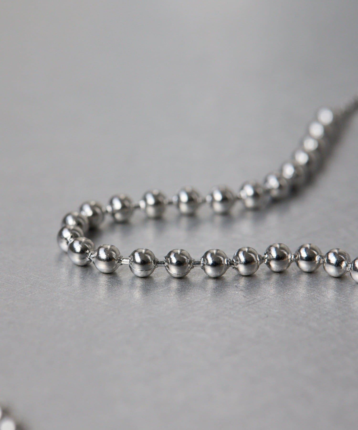 ear PAPILLONNER(イア パピヨネ) 《金属アレルギー対応/ステンレス》ボールチェーンスライドネックレス