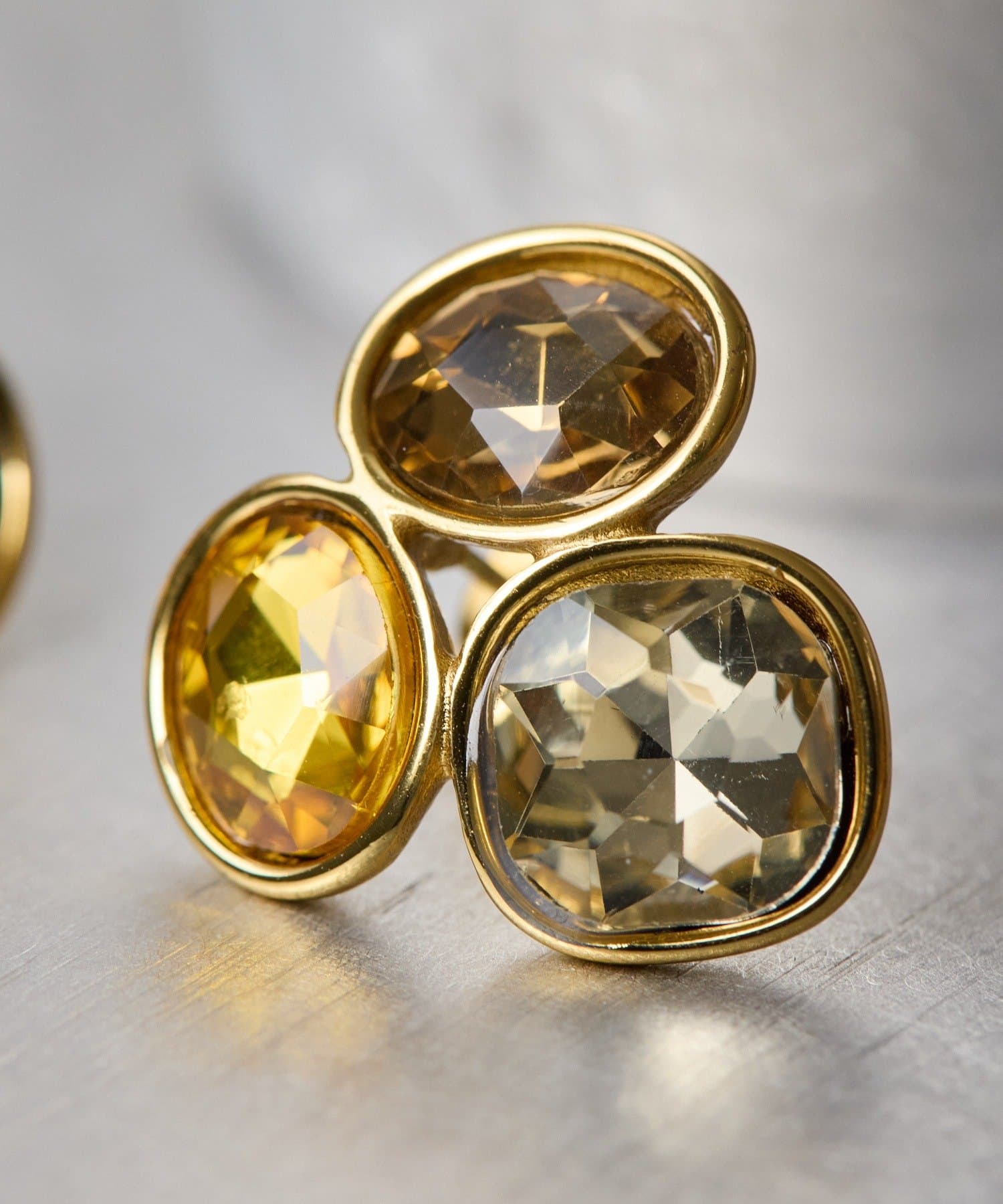 ear PAPILLONNER(イア パピヨネ) 《金属アレルギー対応/ステンレス》ビジューピアス