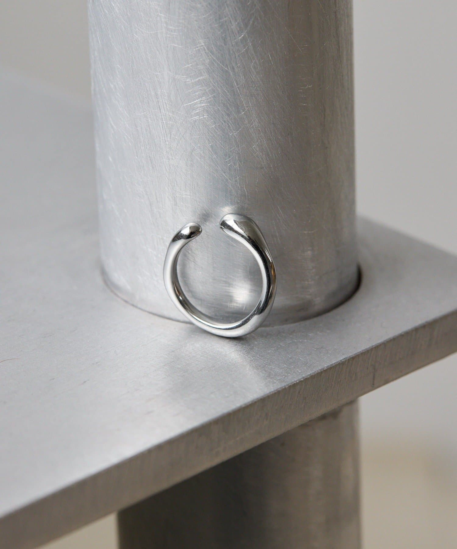 ear PAPILLONNER(イア パピヨネ) 《金属アレルギー対応/ステンレス》ハグスタイルリング