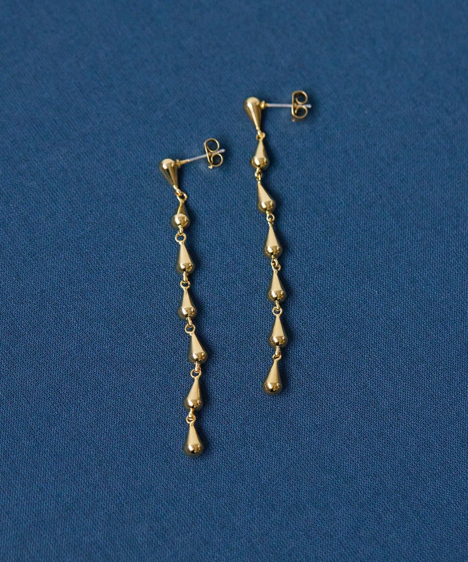 ear PAPILLONNER(イア パピヨネ) レインドロップピアス