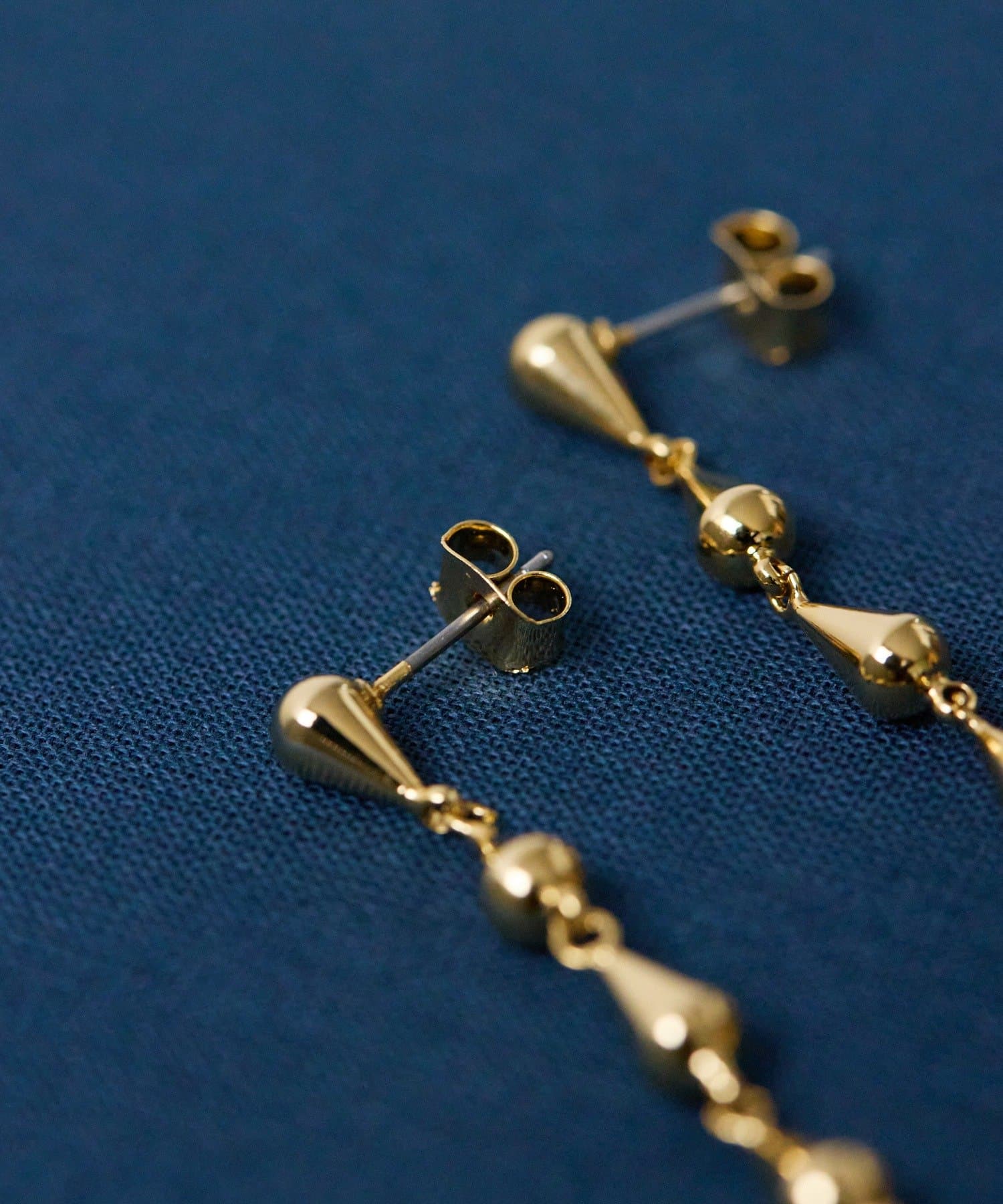 ear PAPILLONNER(イア パピヨネ) レインドロップピアス