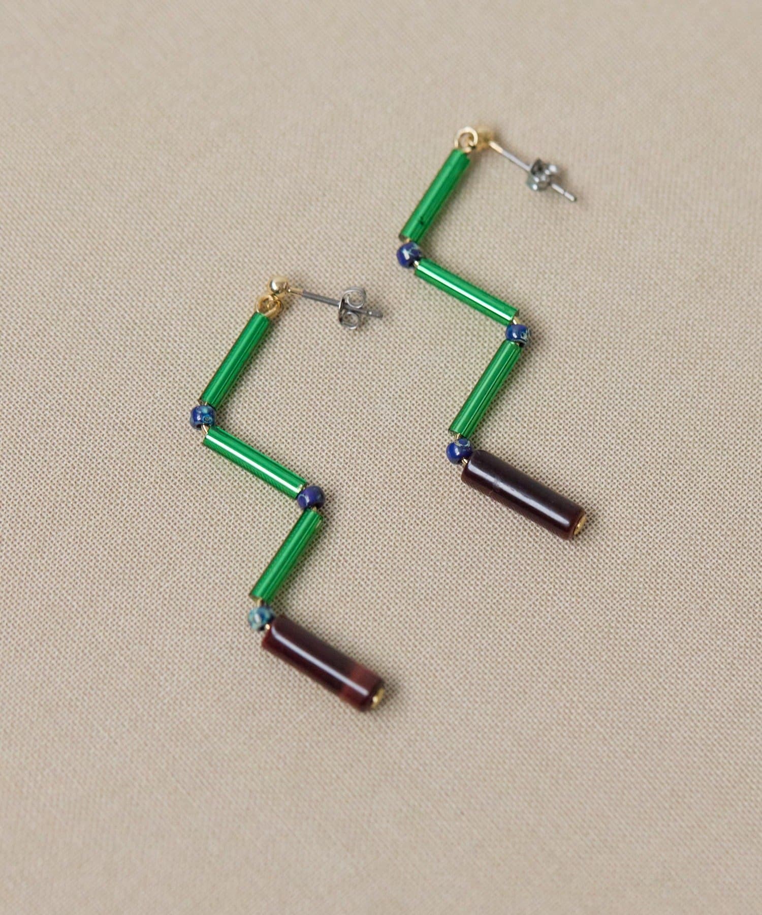 ear PAPILLONNER(イア パピヨネ) 《WEB限定》ジグザグストーンピアス