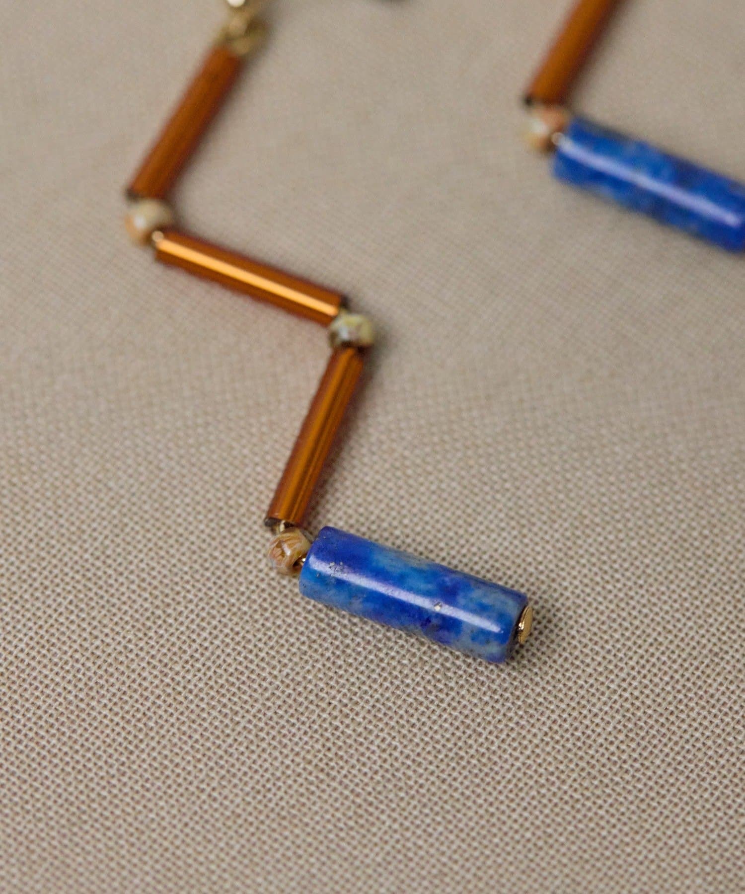 ear PAPILLONNER(イア パピヨネ) 《WEB限定》ジグザグストーンピアス