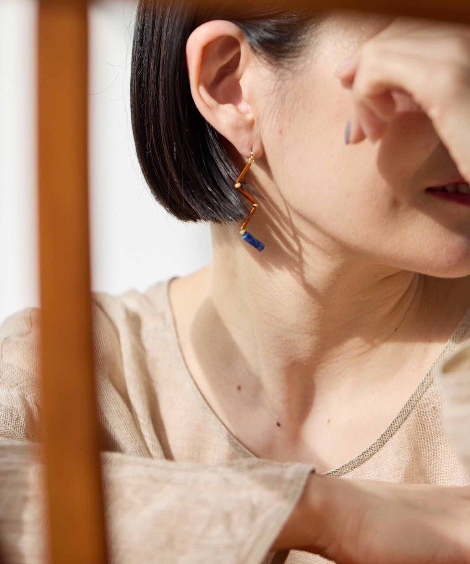 ear PAPILLONNER(イア パピヨネ) 《WEB限定》ジグザグストーンピアス