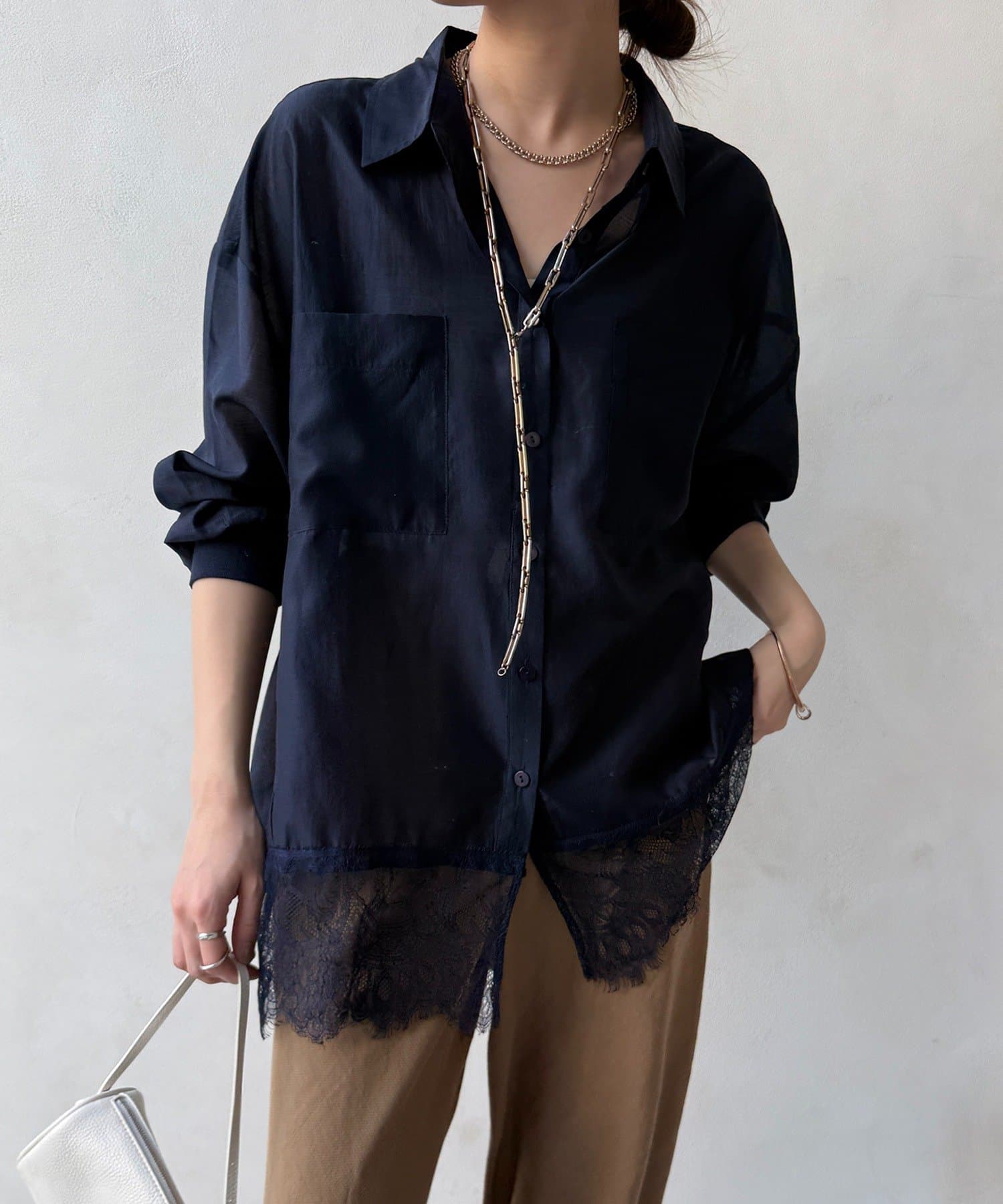 DOUDOU(ドゥドゥ) 裾レース切替シアーシャツ