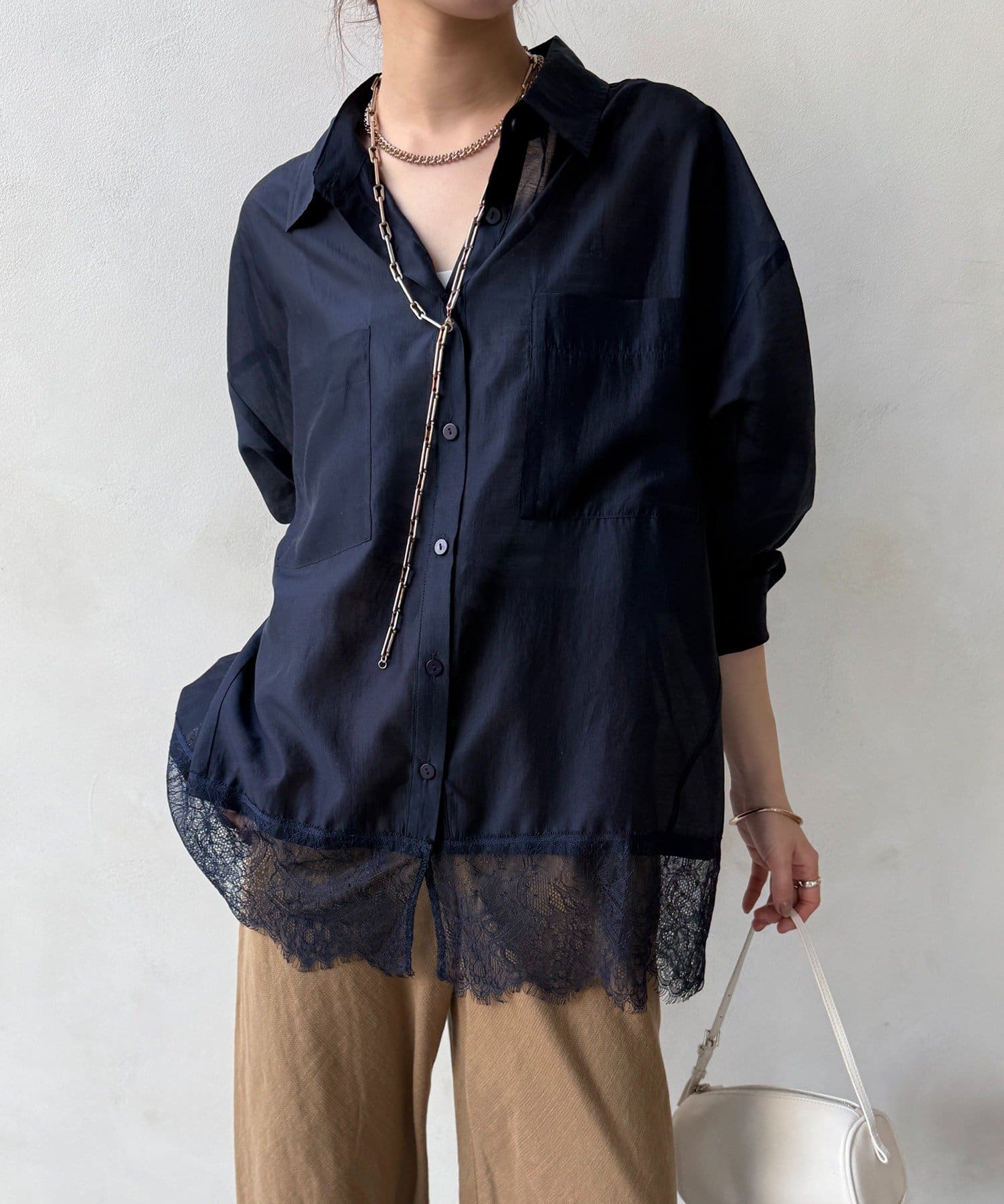 DOUDOU(ドゥドゥ) 裾レース切替シアーシャツ