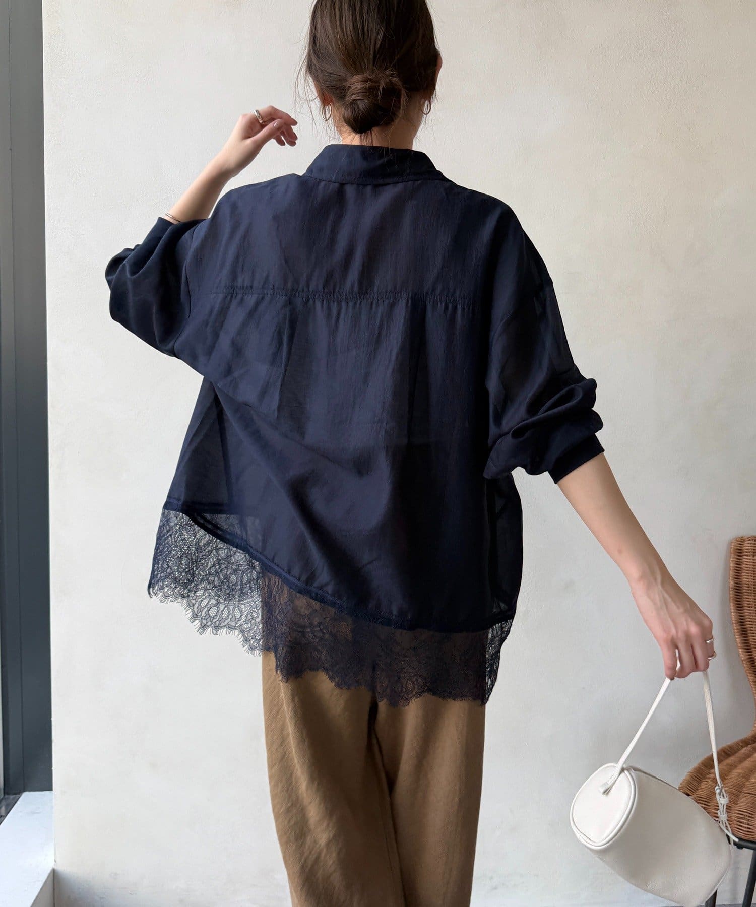 DOUDOU(ドゥドゥ) 裾レース切替シアーシャツ