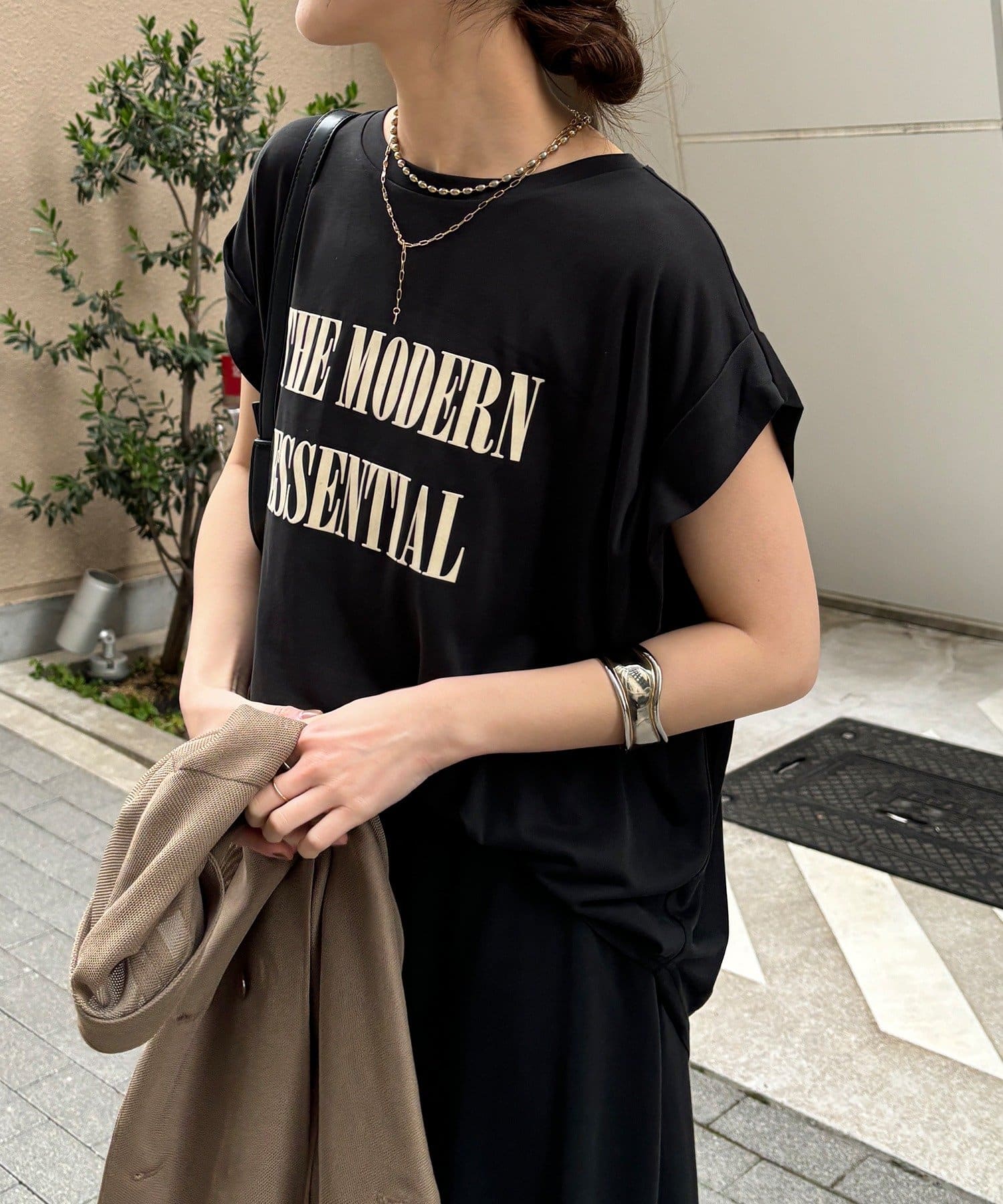 DOUDOU(ドゥドゥ) 【セットアップ可能】フロッキー肩タックプリントTEE