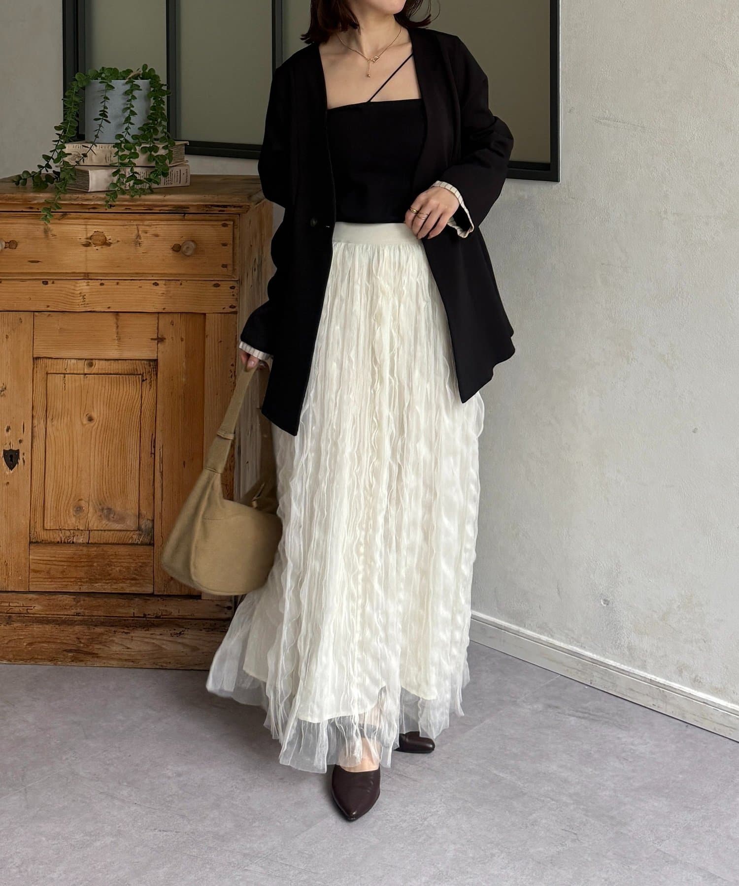 Thevon.(ゼヴォン) Vネックペプラムジャケット