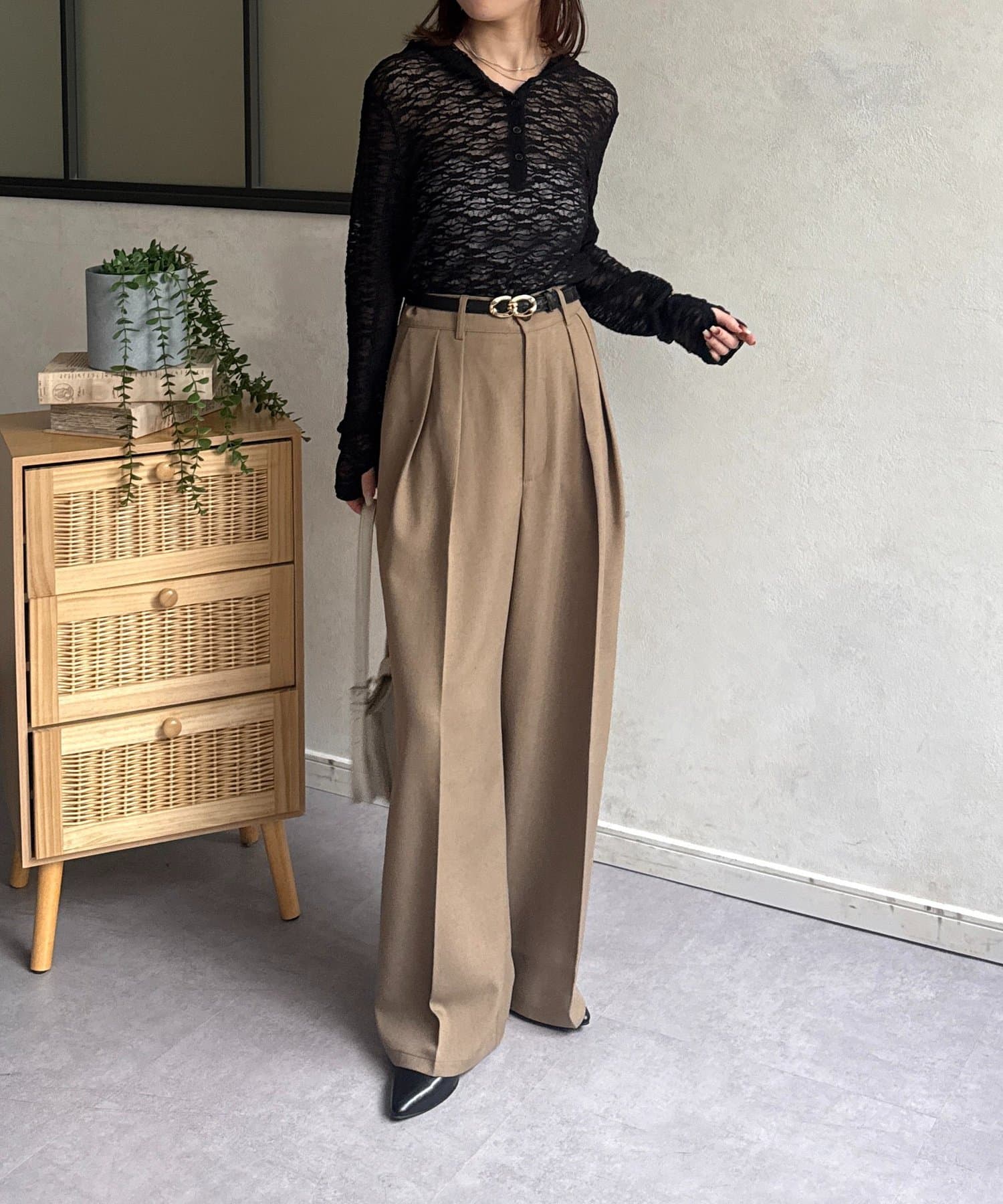 Thevon.(ゼヴォン) レースフーディープルオーバー